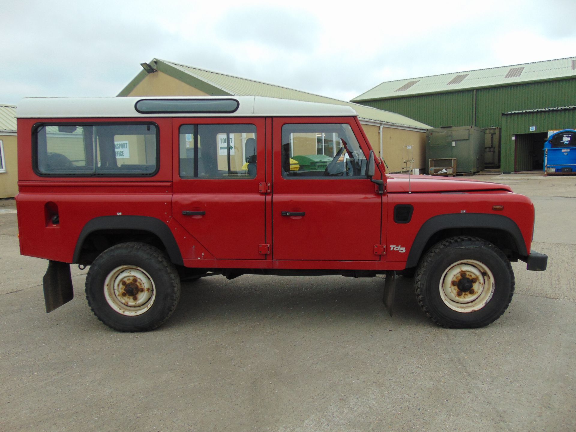 Land Rover 110 TD5 Station Wagon - Image 5 of 24