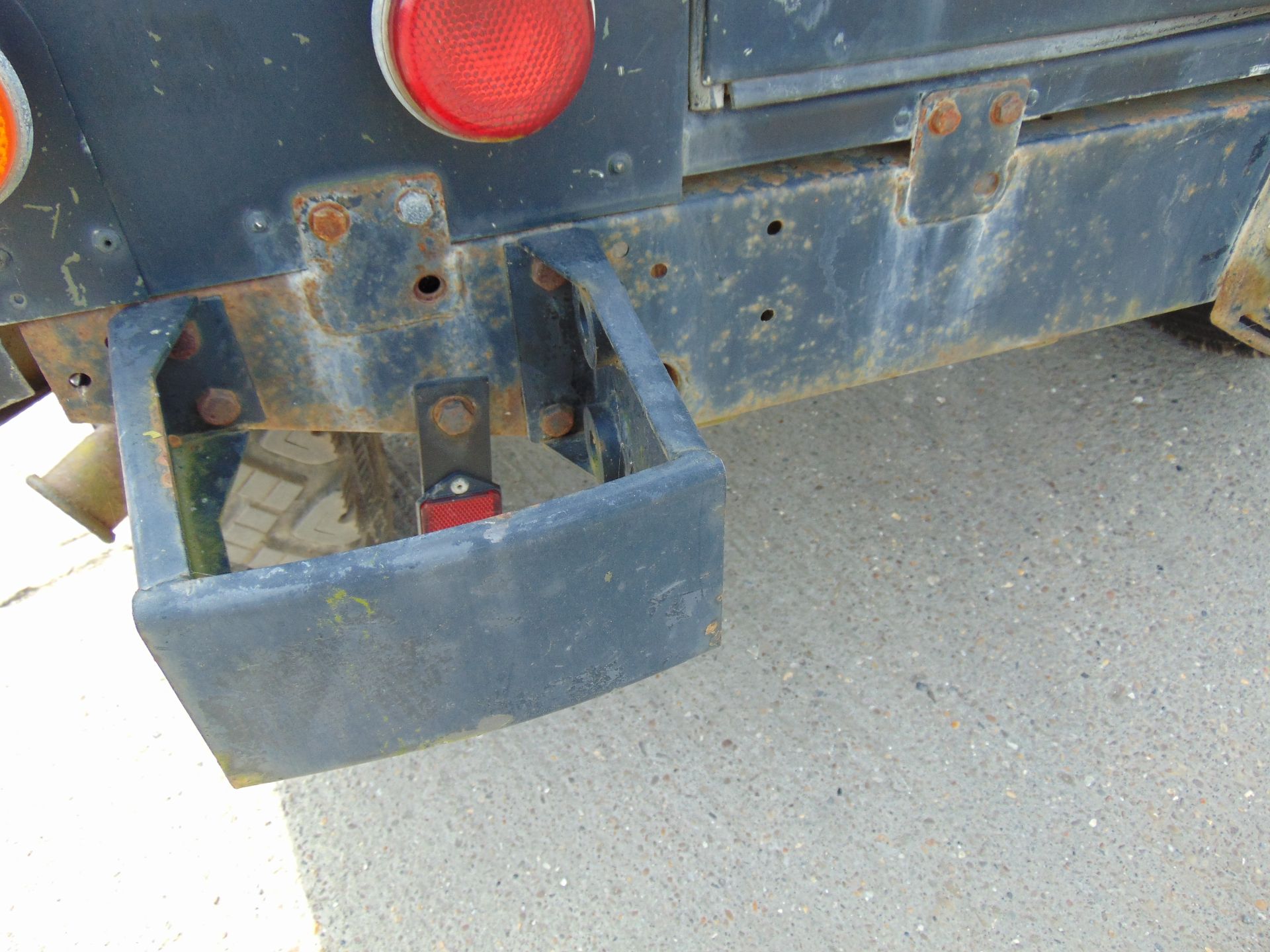 Land Rover Defender 90 Hard Top - Image 17 of 18