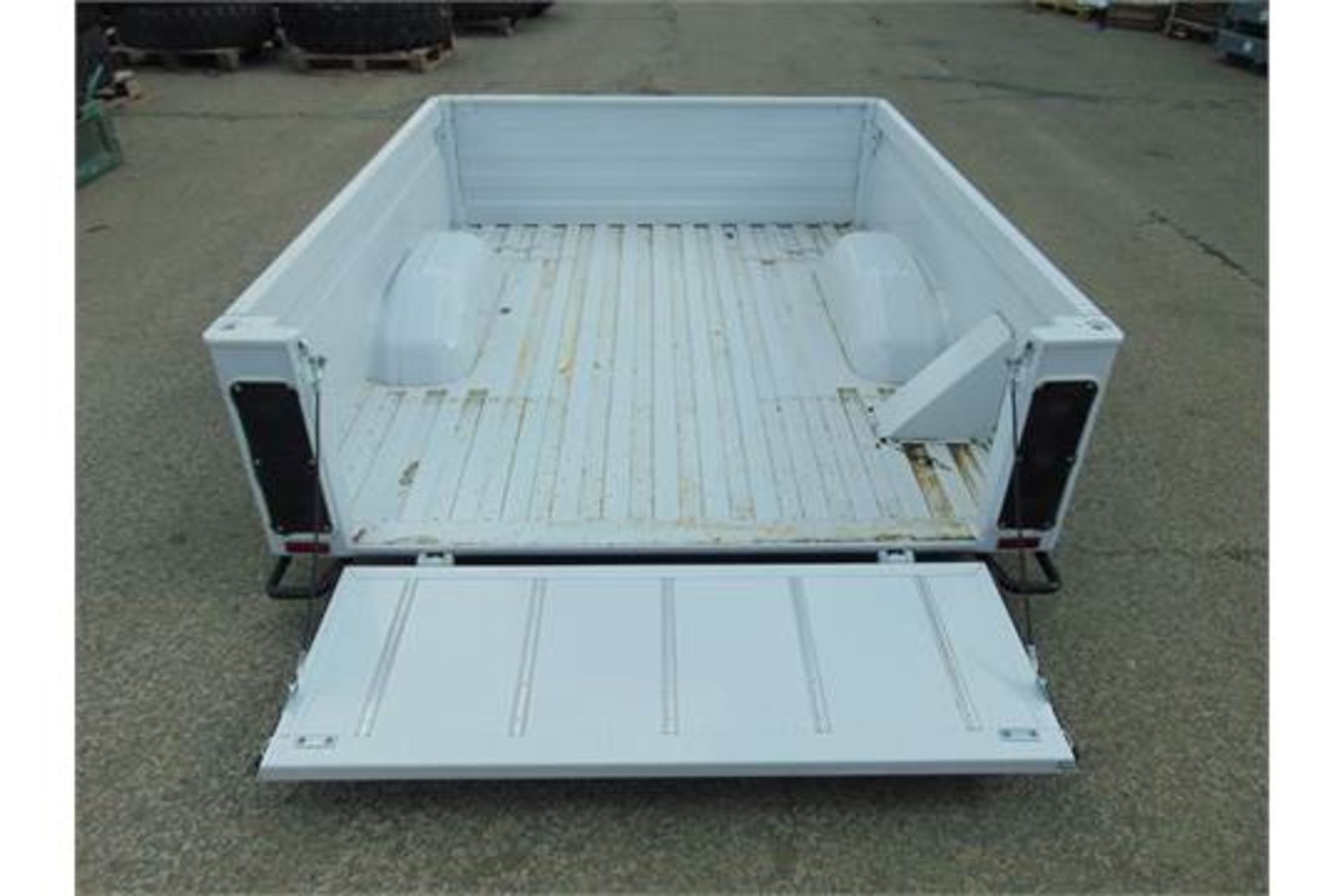 Land Rover Defender 110 High Capacity rear tub - Image 9 of 9