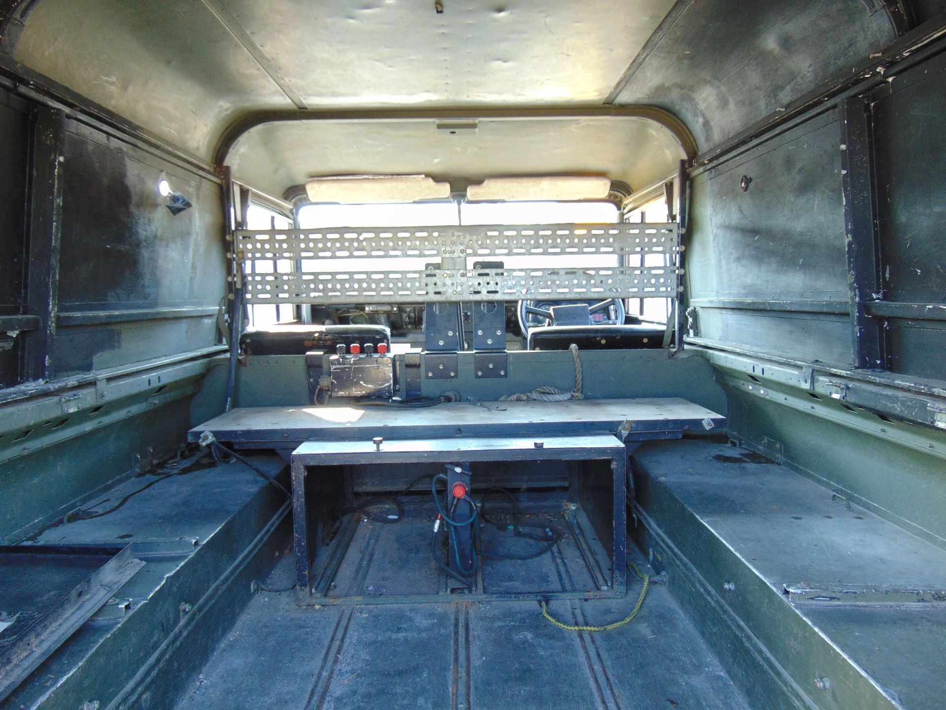 Land Rover Defender 110 Hard Top - Image 12 of 19