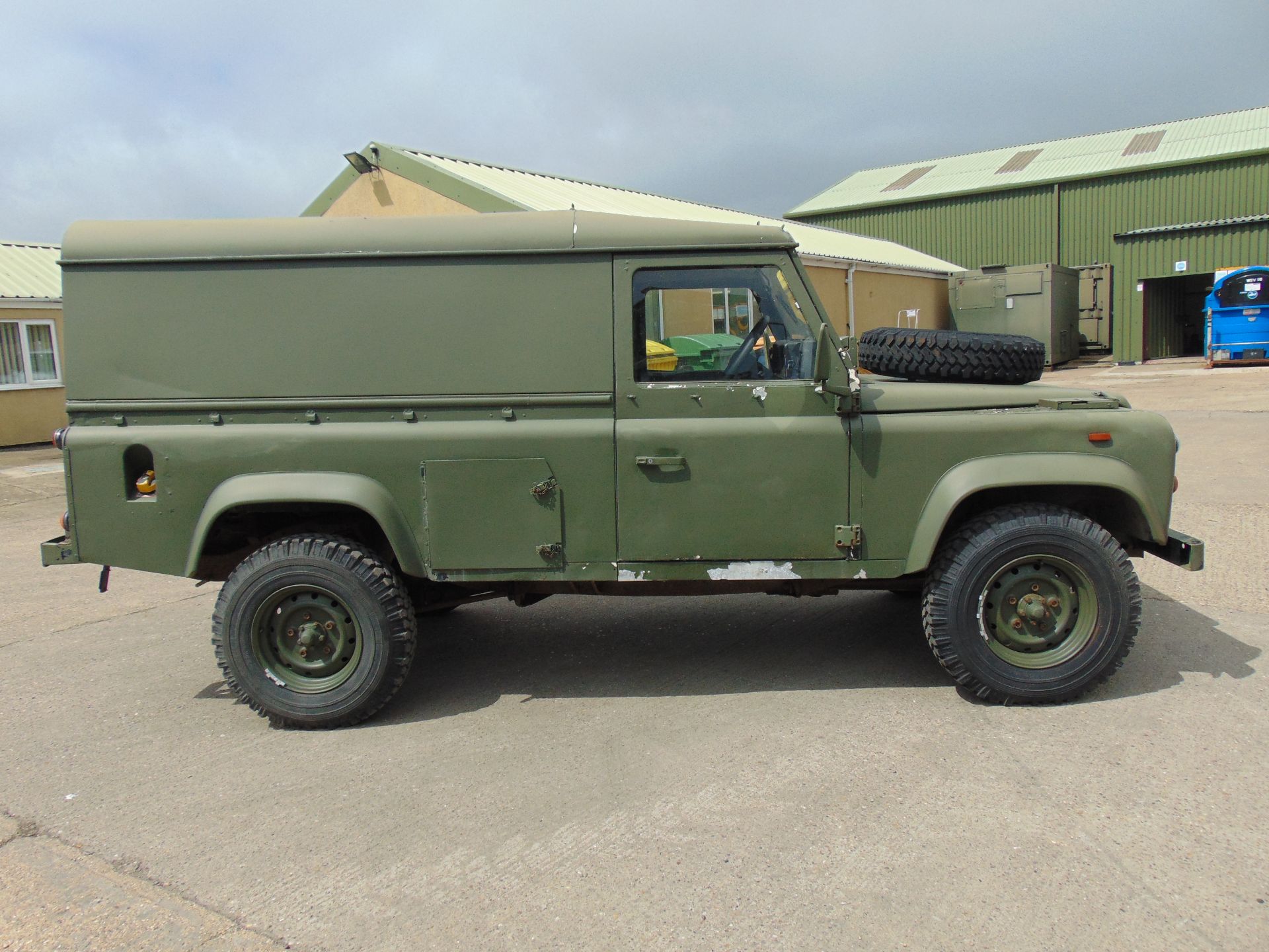 Land Rover Defender 110 Winterised Hard Top - Image 5 of 24