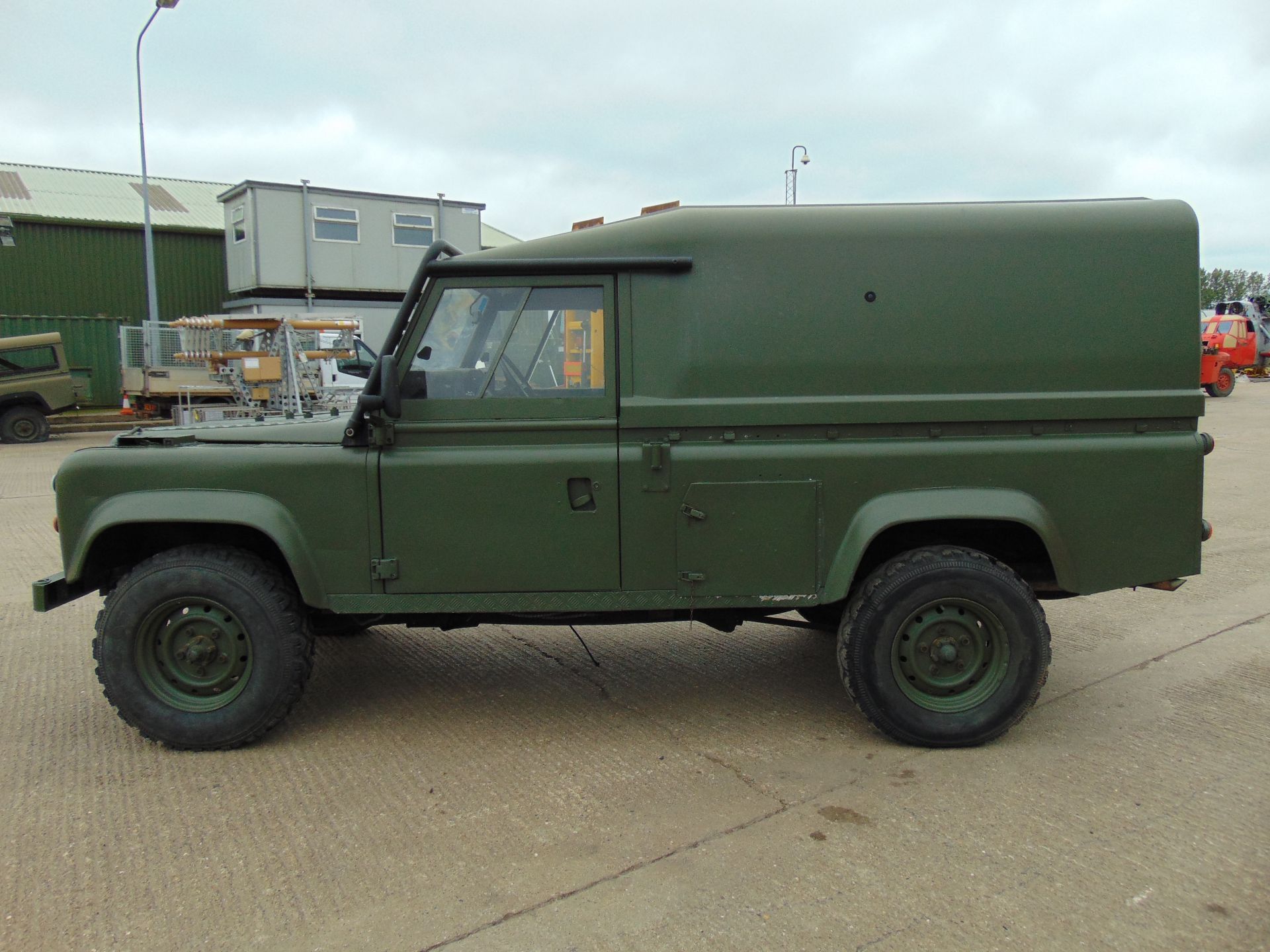 Land Rover Defender TITHONUS 110 Hard Top - Image 4 of 20