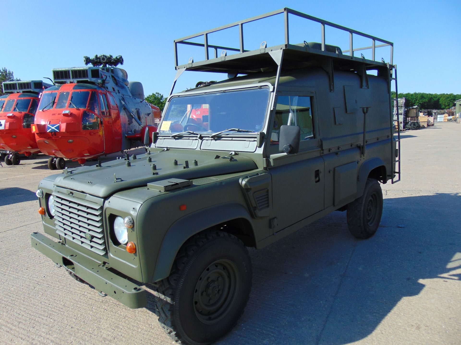 Land Rover Wolf 110 Hard Top Spice Comms vehicle - Image 3 of 25