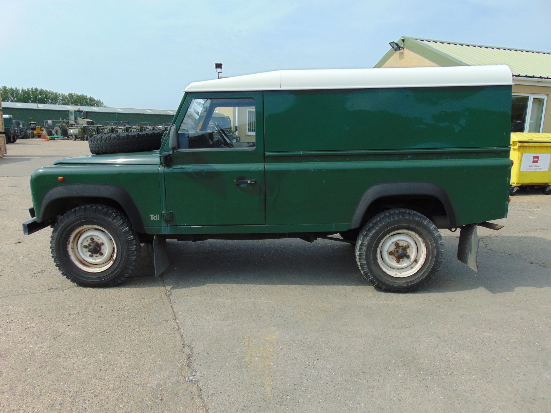 Land Rover Defender 110 300TDi - Image 4 of 19