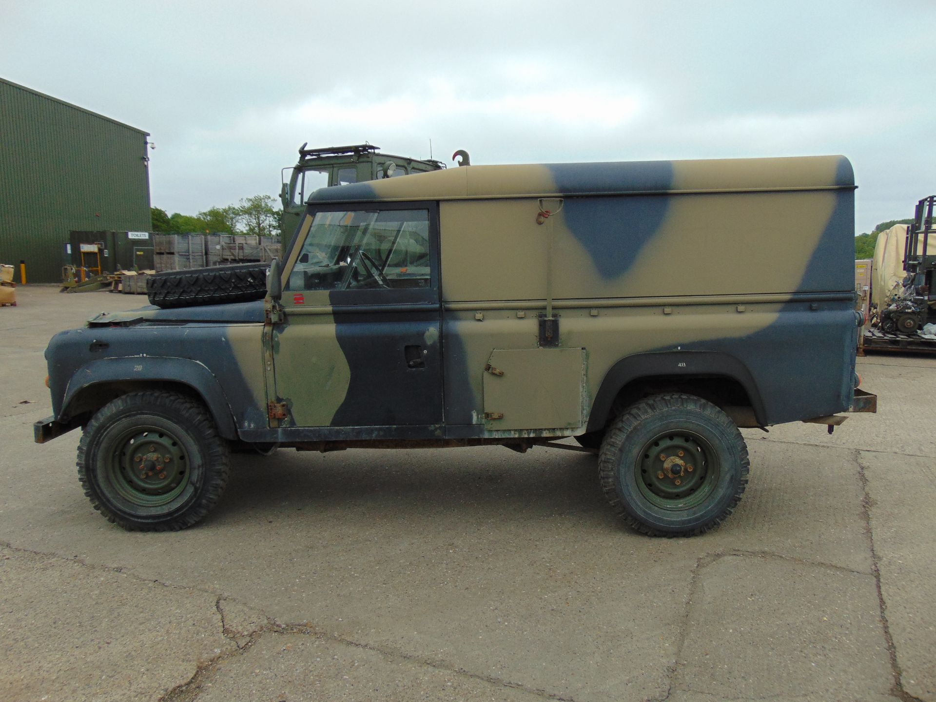 Land Rover Defender 110 Hard Top - Image 4 of 21