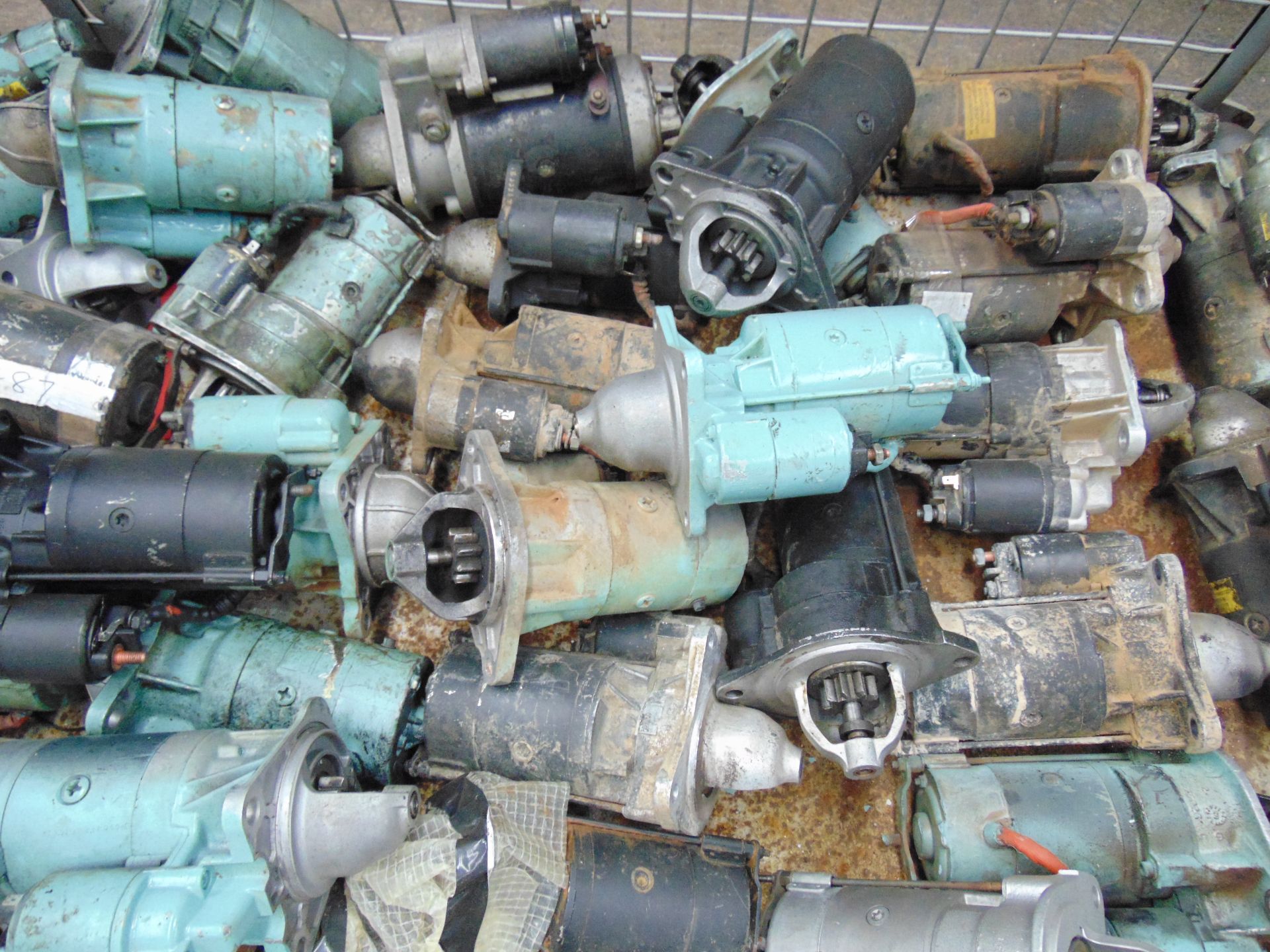 43 x Takeout Land Rover Starter Motors - Image 9 of 9