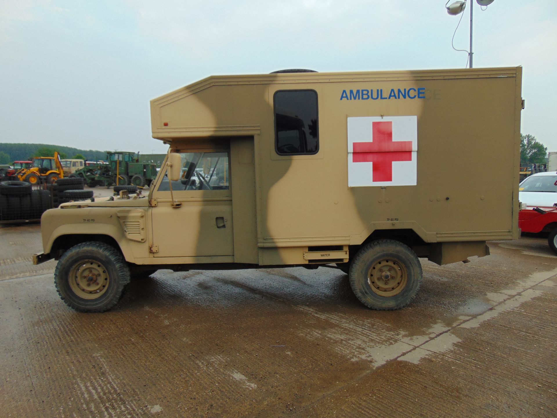 Military Specification Land Rover Wolf 130 ambulance - Image 4 of 21