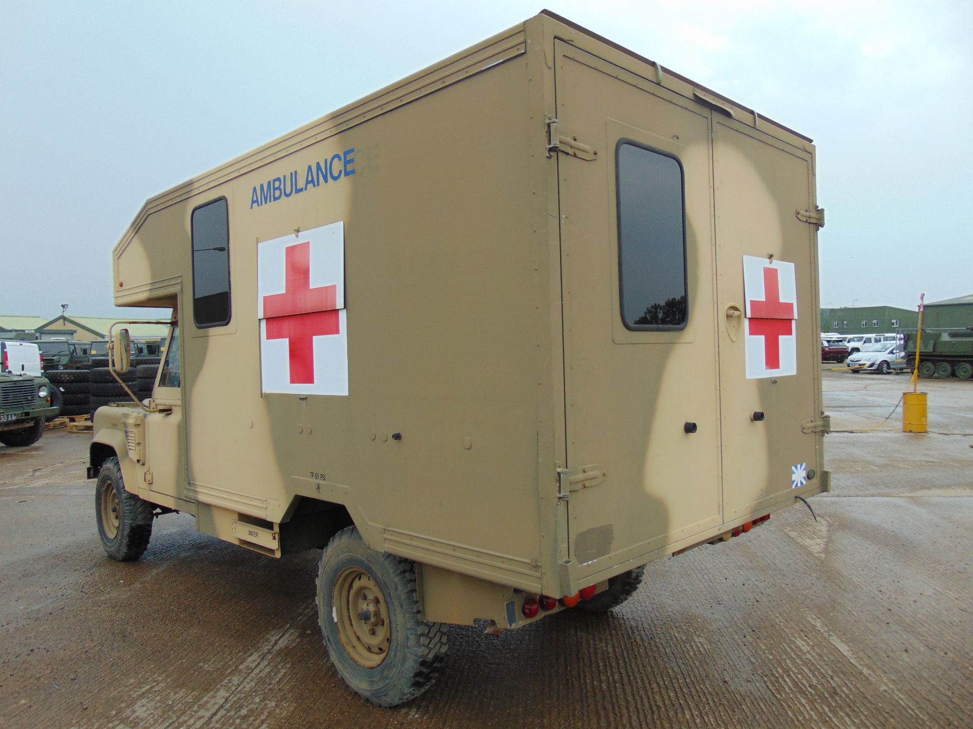 Military Specification Land Rover Wolf 130 ambulance - Image 6 of 21