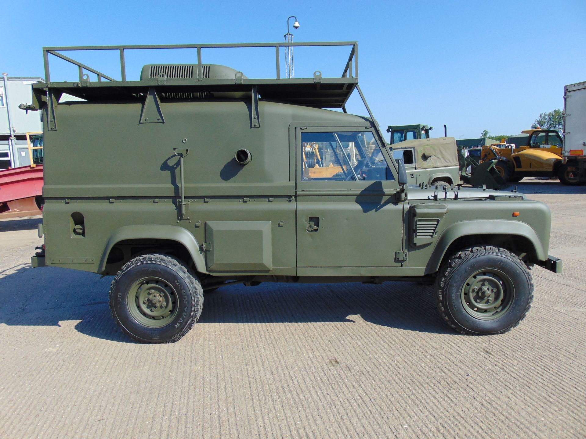 Land Rover Wolf 110 Hard Top Spice Comms vehicle - Image 5 of 25