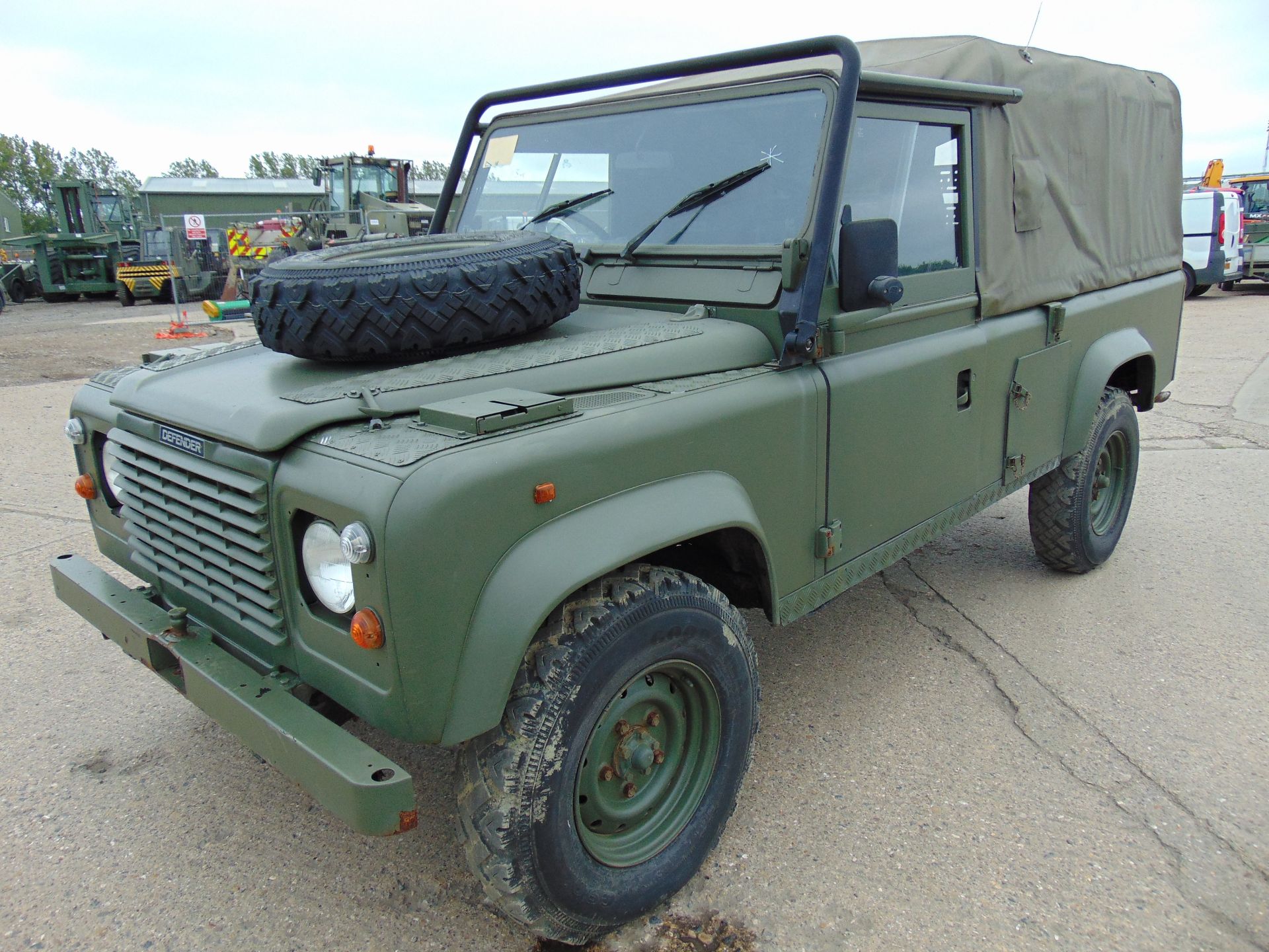 Land Rover TITHONUS 110 Soft Top R380 Gearbox - Image 3 of 19