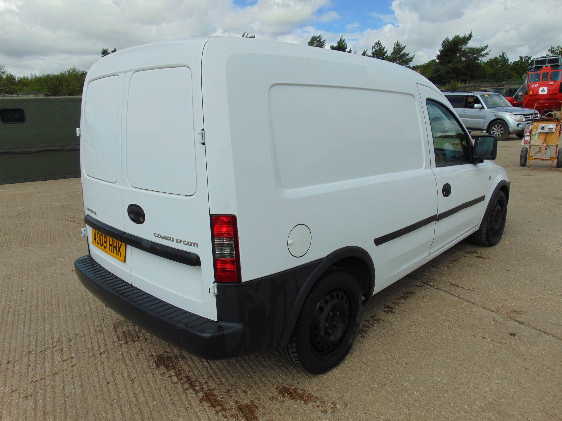 Vauxhall Combo 1.7 CDTi Panel Van - Image 9 of 17