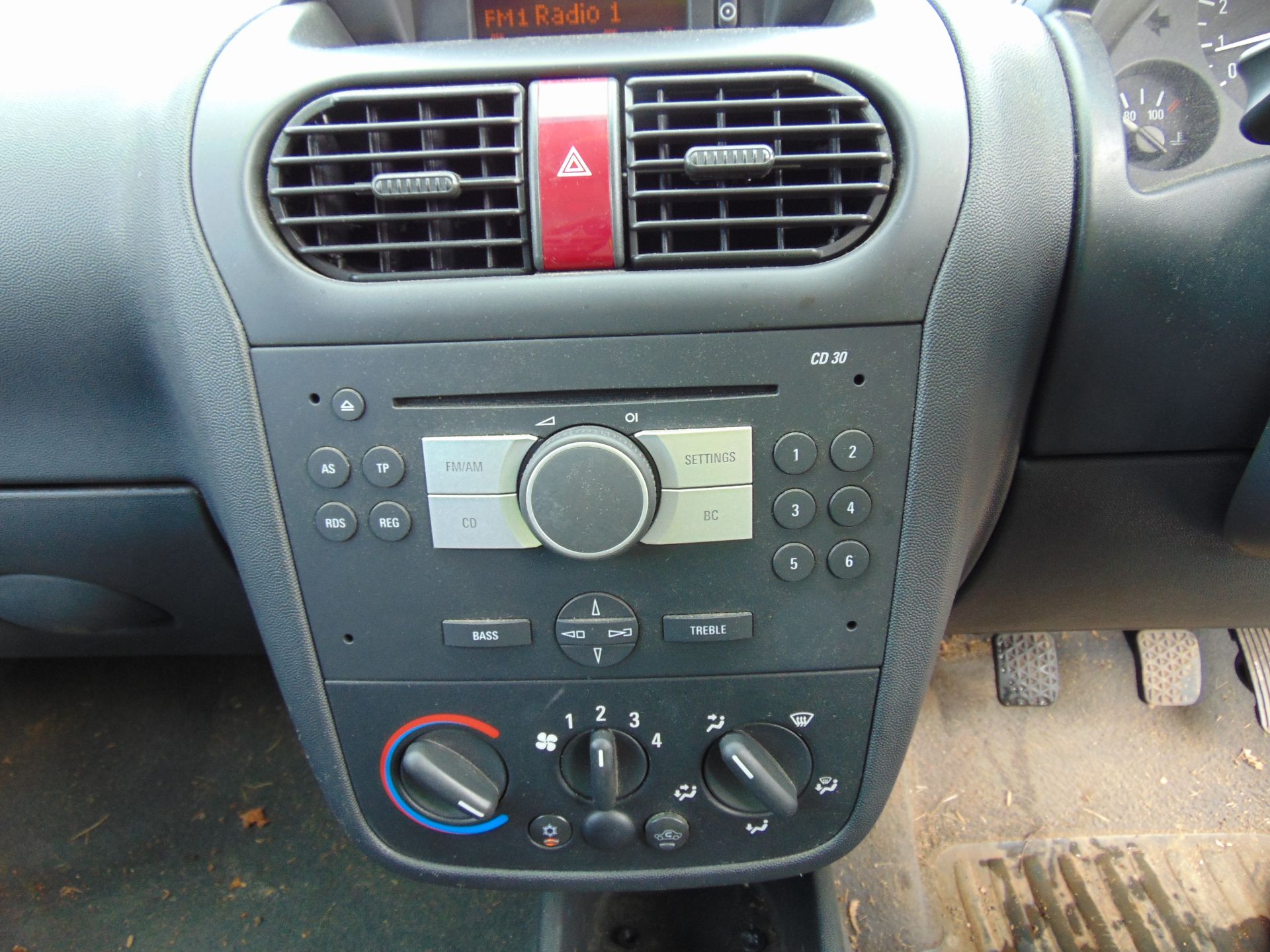 Vauxhall Combo 1.7 CDTi Panel Van - Image 13 of 17