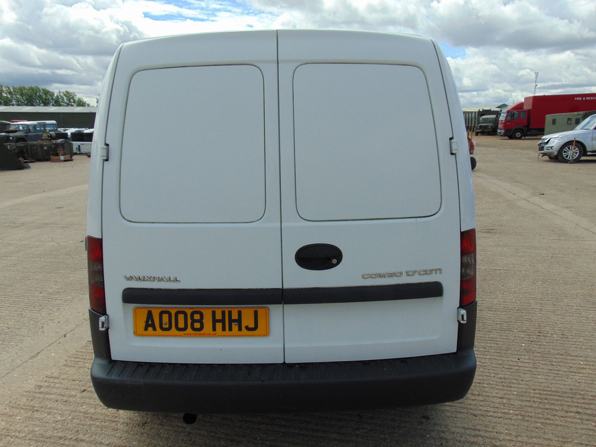 Vauxhall Combo 1.7 CDTi Panel Van - Image 8 of 17