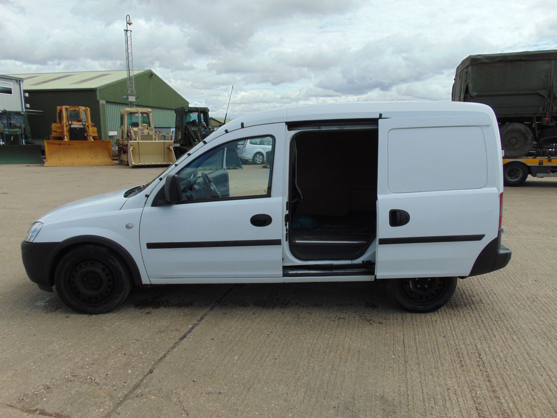 Vauxhall Combo 1.7 CDTi Panel Van - Image 5 of 17
