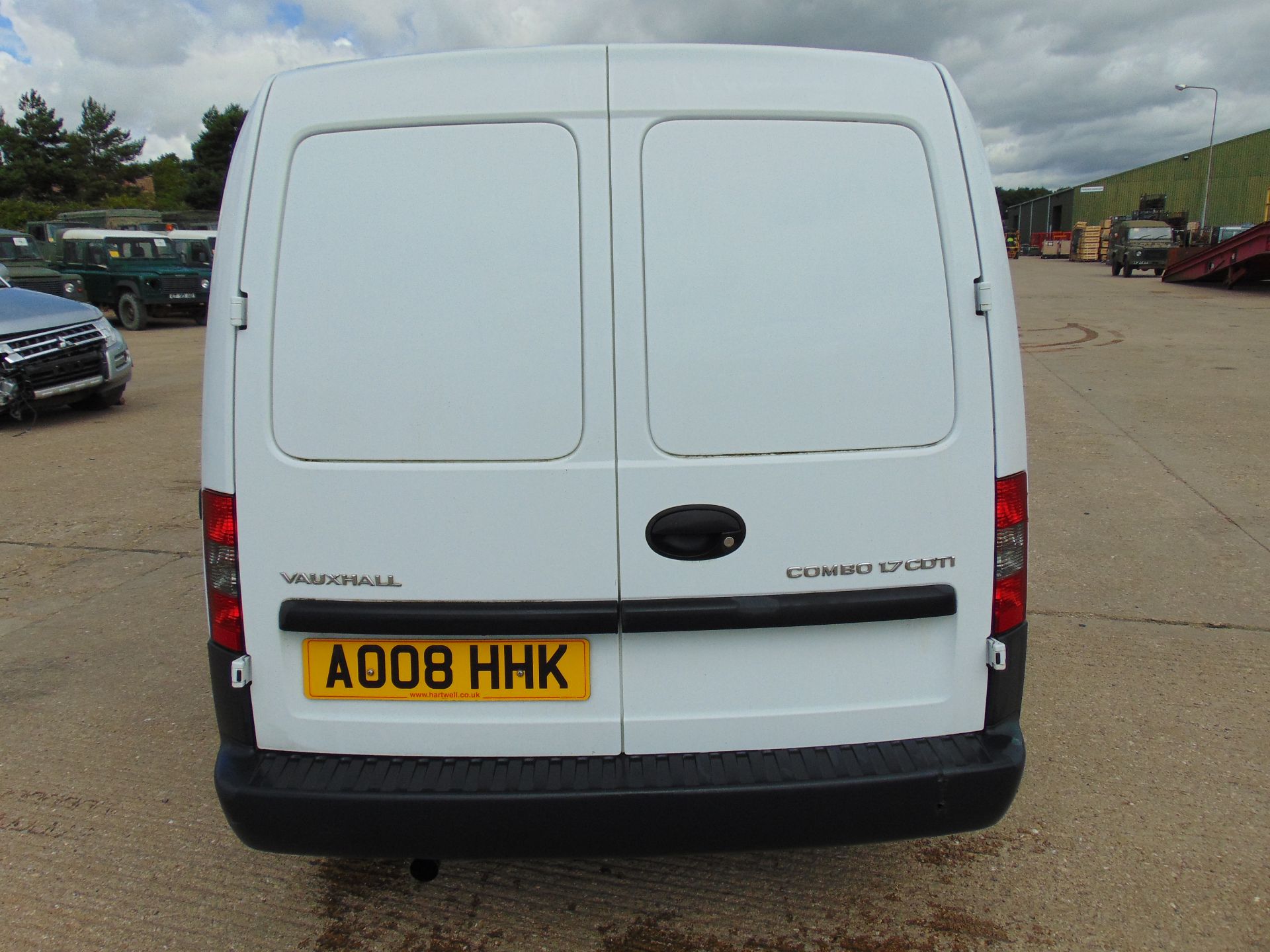 Vauxhall Combo 1.7 CDTi Panel Van - Image 8 of 17