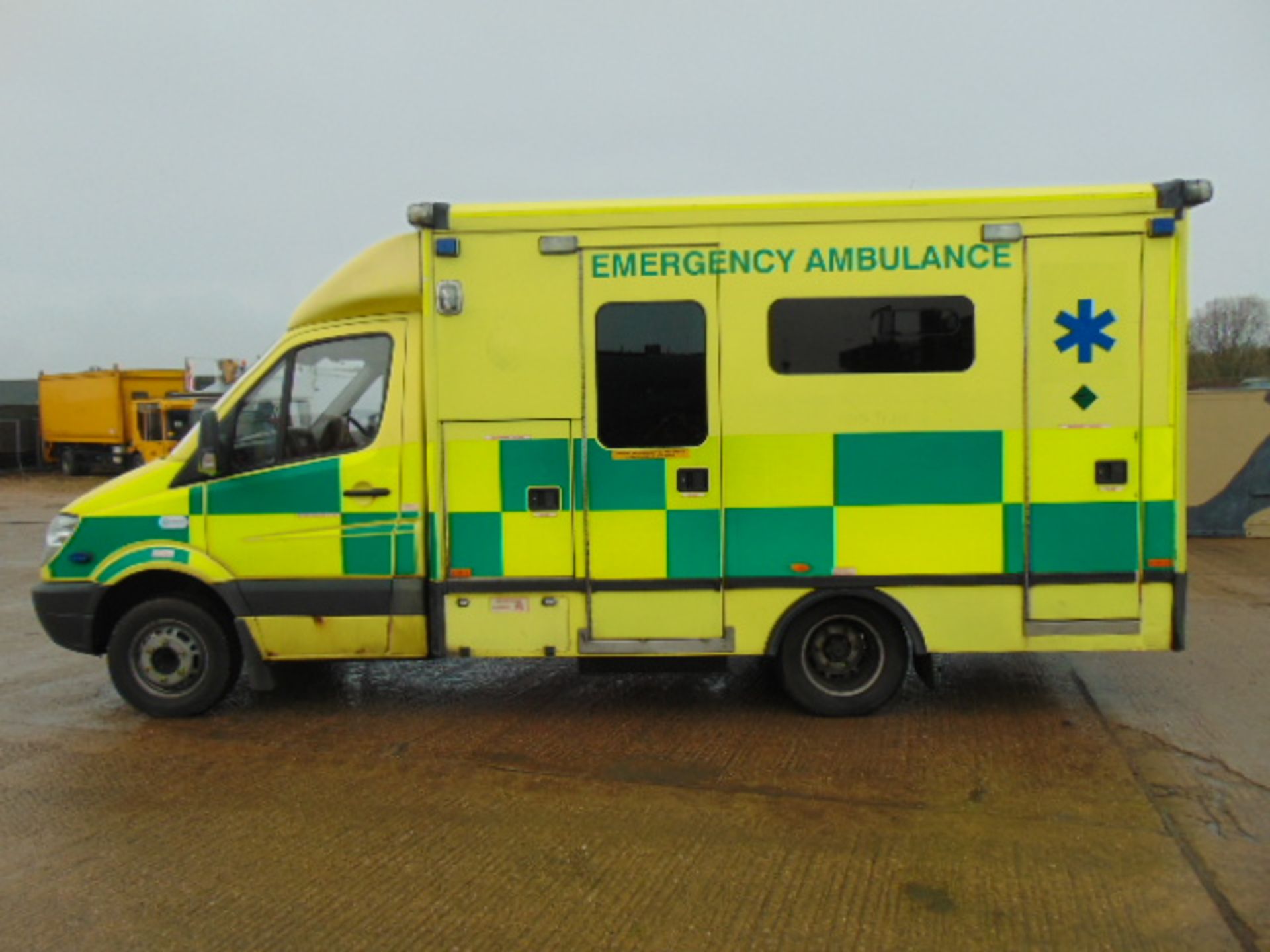 Mercedes Sprinter 515 CDI Turbo diesel ambulance - Image 4 of 18