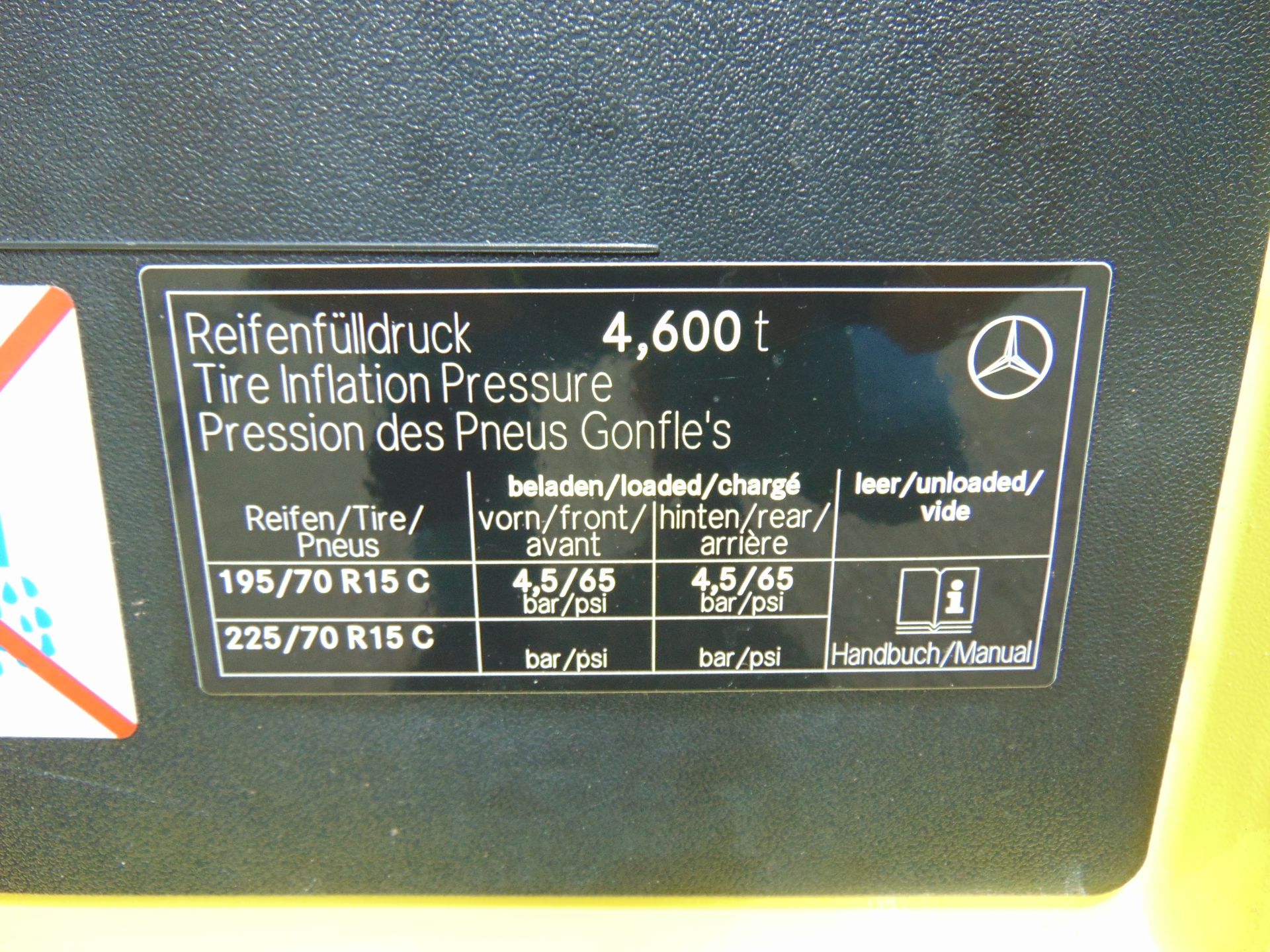 Mercedes Sprinter 515 CDI Turbo diesel ambulance - Image 13 of 20