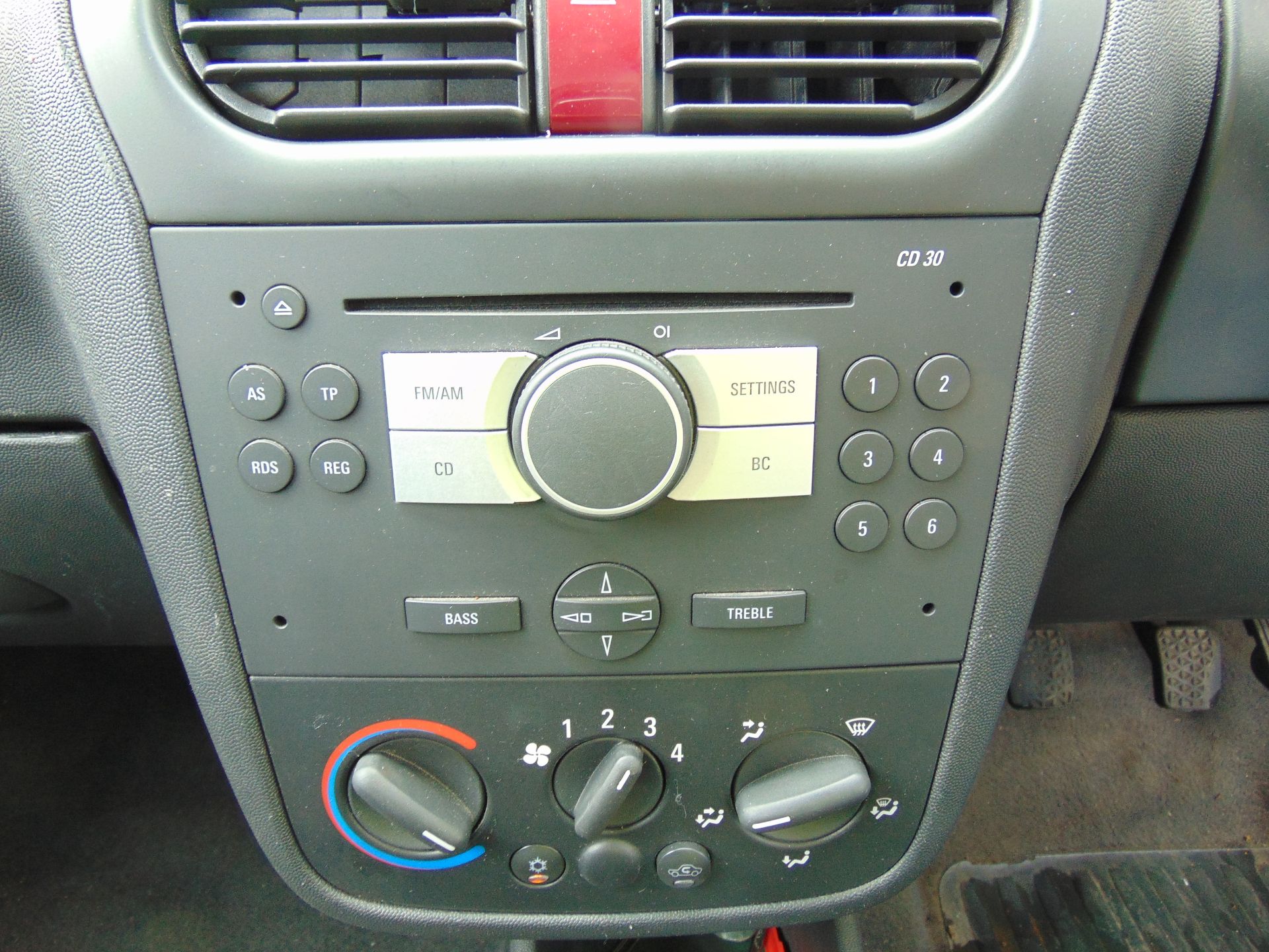 Vauxhall Combo 1.7 CDTi Panel Van - Image 13 of 16