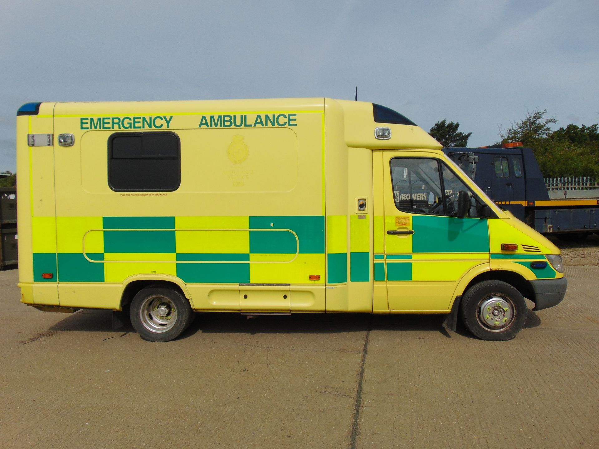 Mercedes Sprinter 515 CDI Turbo diesel ambulance - Image 5 of 20