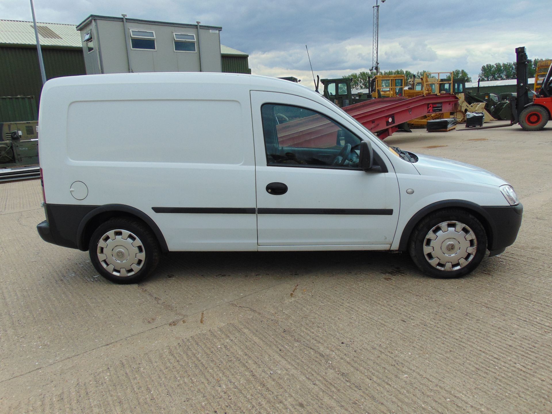 Vauxhall Combo 1.7 CDTi Panel Van - Image 6 of 16