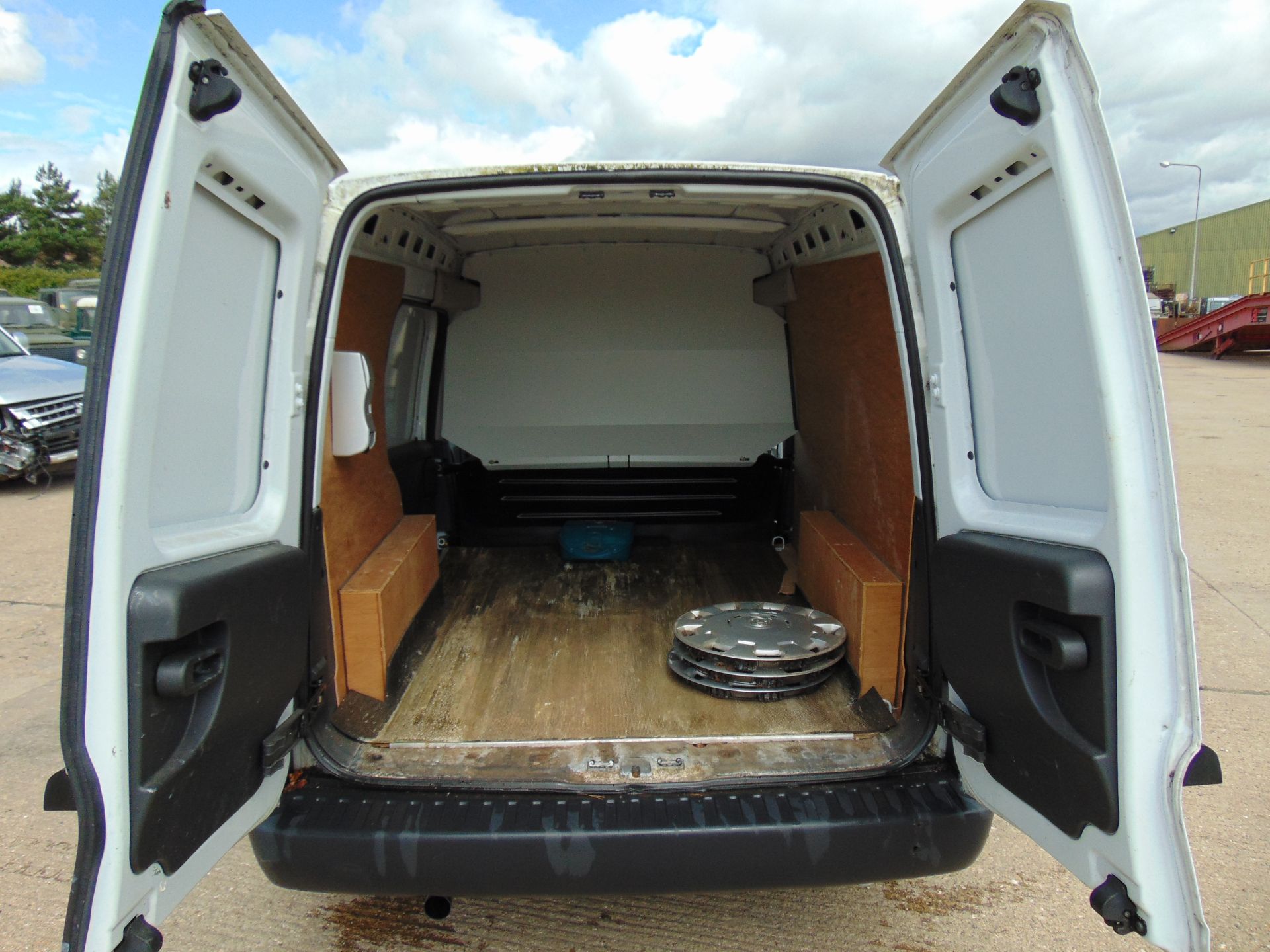 Vauxhall Combo 1.7 CDTi Panel Van - Image 10 of 17