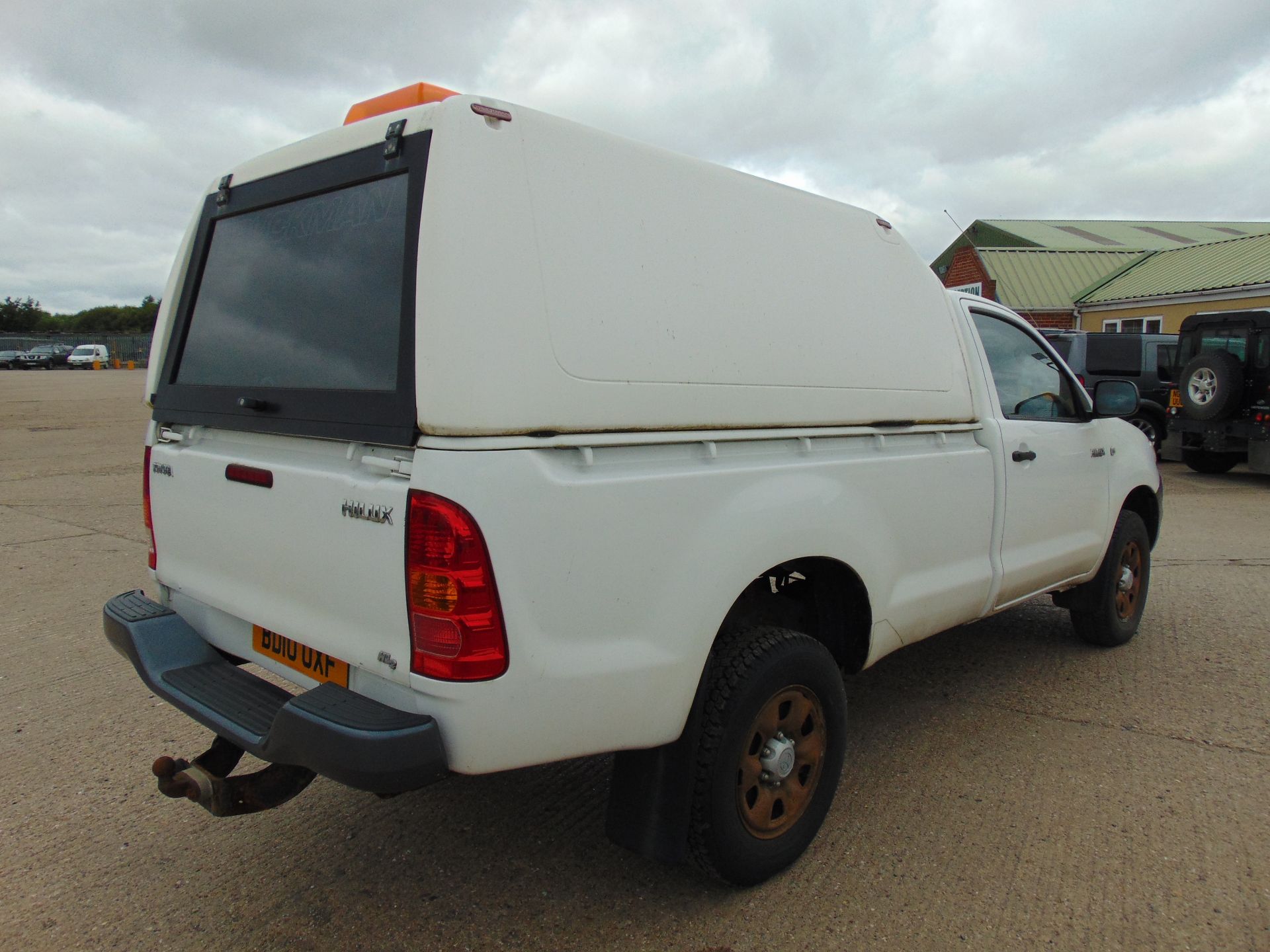 2010 Toyota Hilux 2.5 D4D Pickup - Image 8 of 16