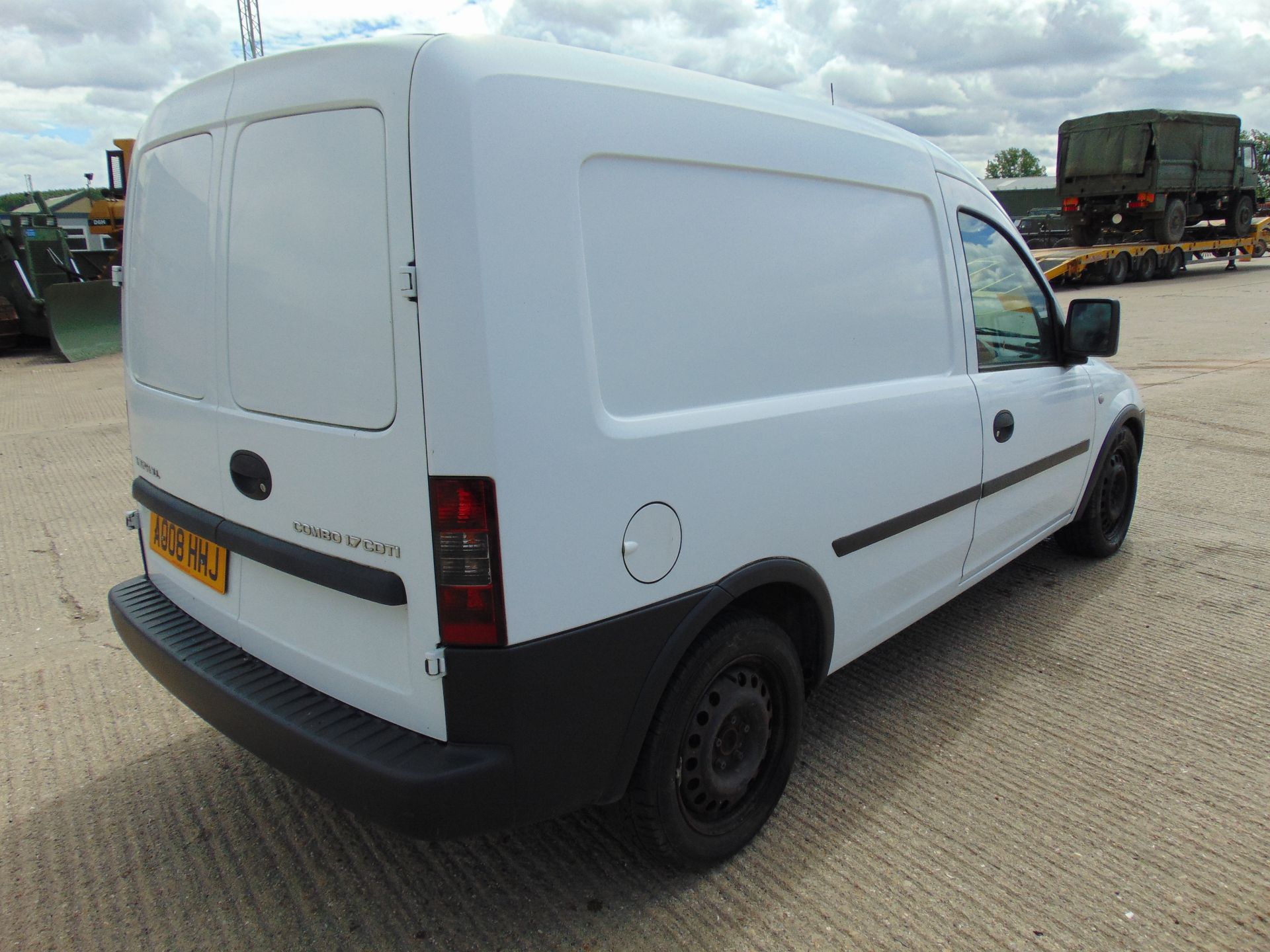 Vauxhall Combo 1.7 CDTi Panel Van - Image 9 of 17