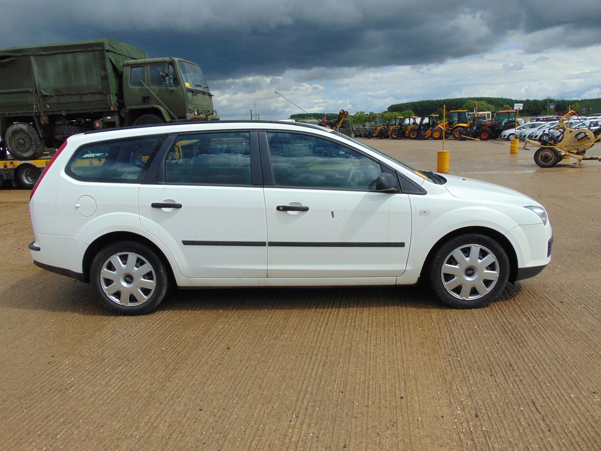 Ford Focus LX 1.6l TDi Estate - Image 5 of 18