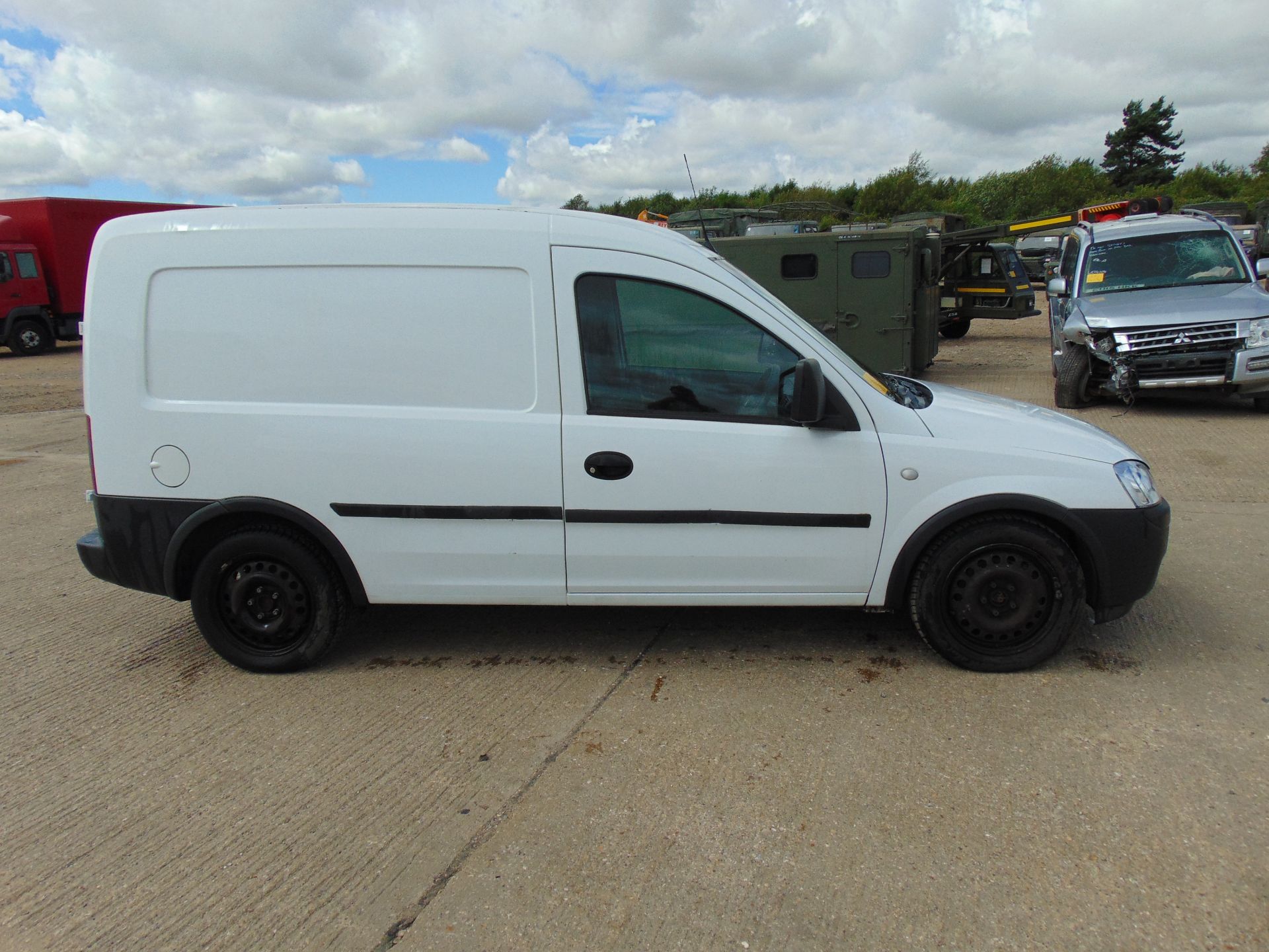 Vauxhall Combo 1.7 CDTi Panel Van - Image 6 of 17