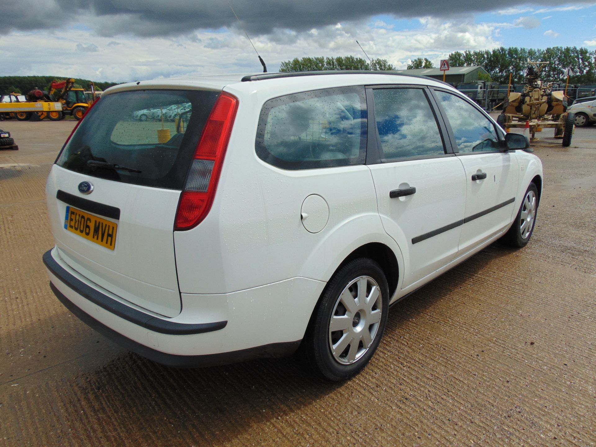 Ford Focus LX 1.6l TDi Estate - Image 8 of 18