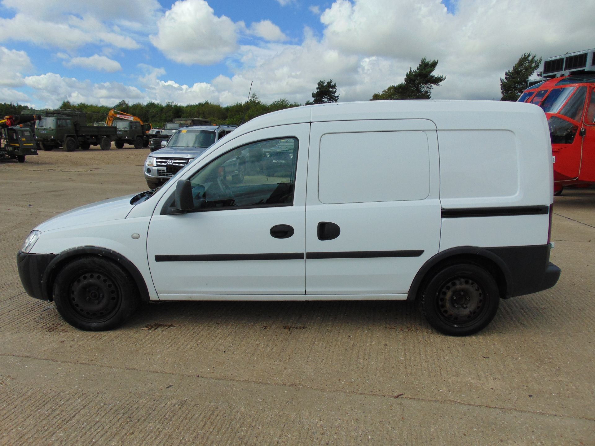 Vauxhall Combo 1.7 CDTi Panel Van - Image 4 of 17