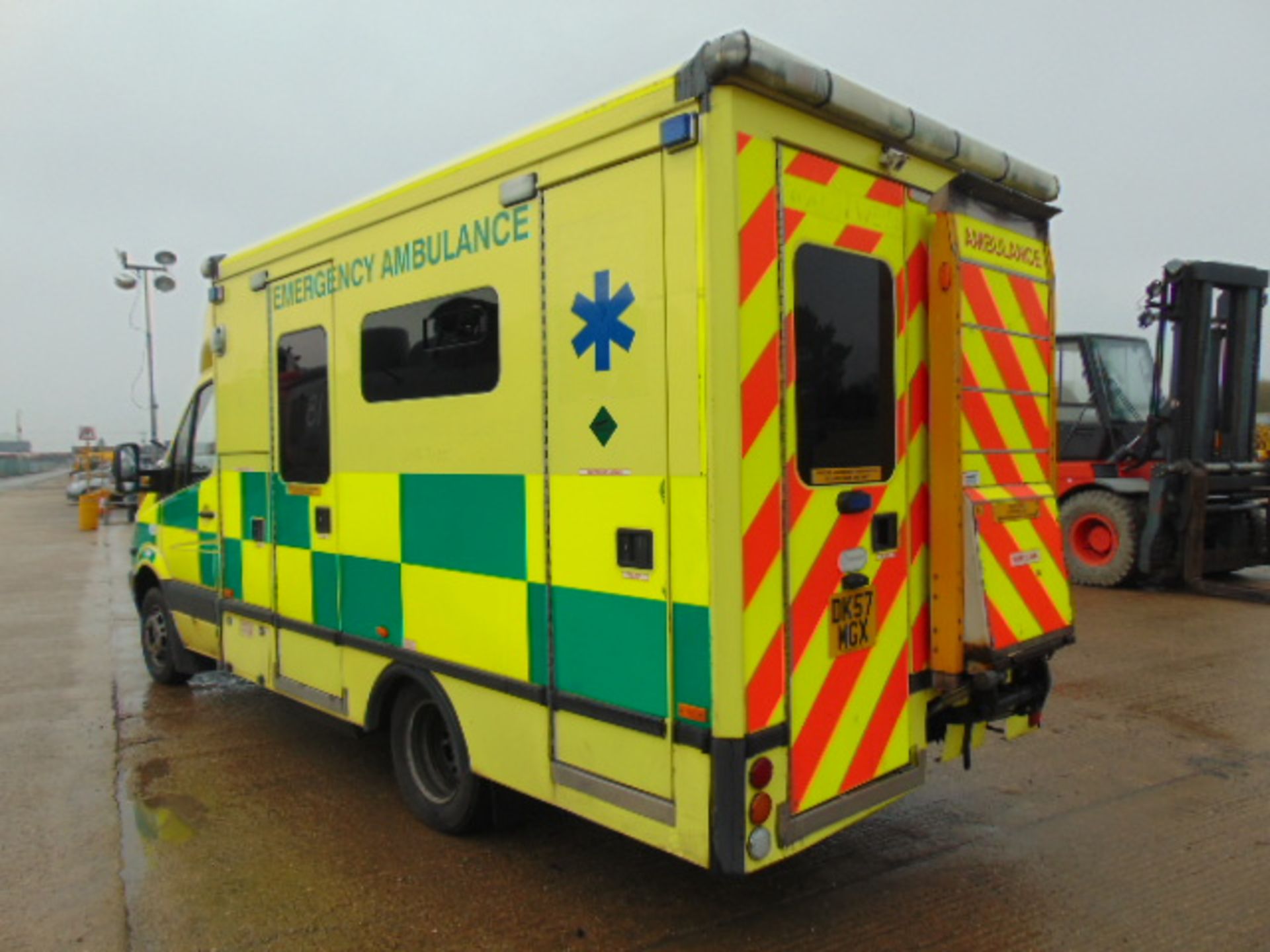 Mercedes Sprinter 515 CDI Turbo diesel ambulance - Image 6 of 18