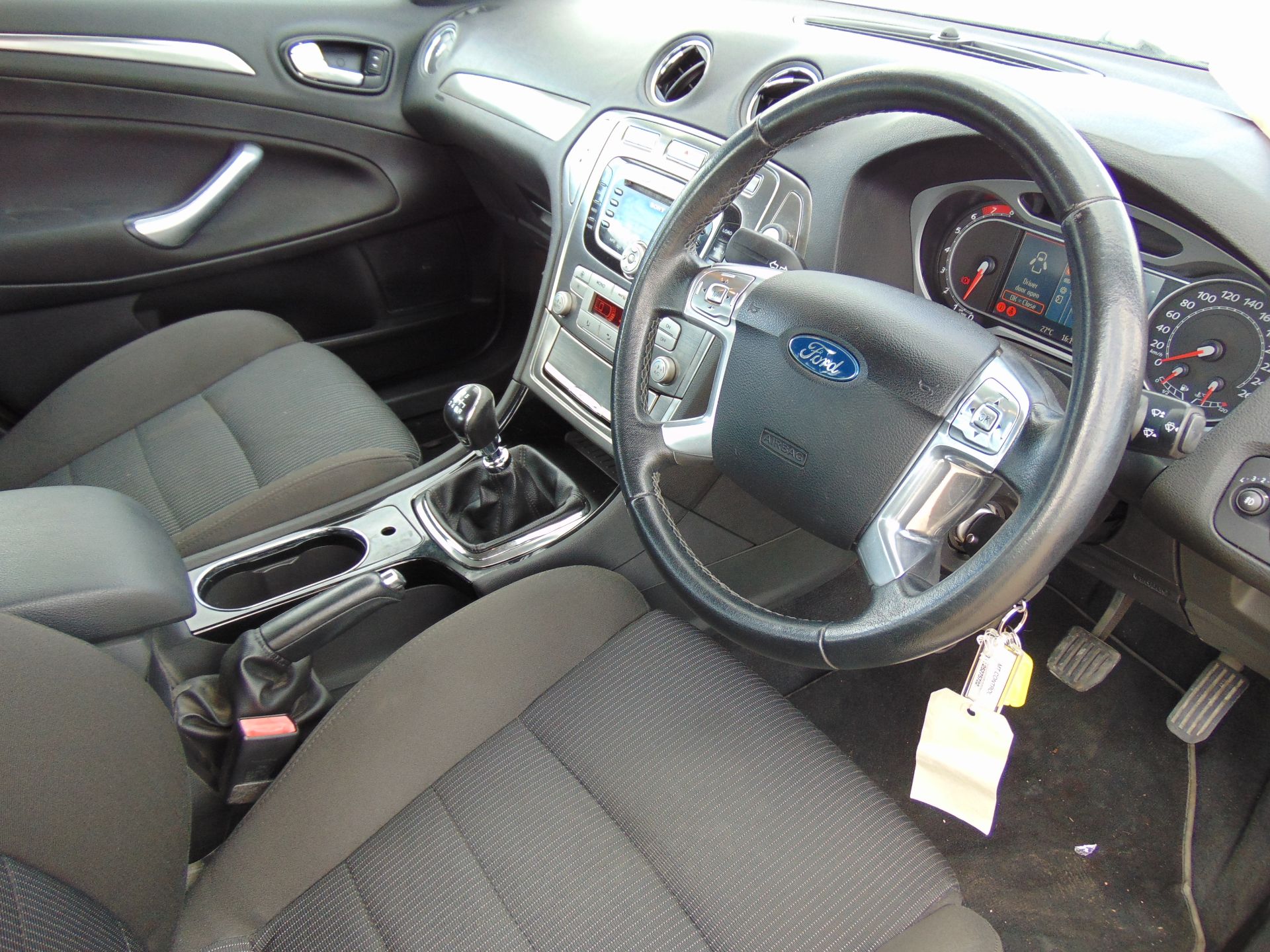 Ford Mondeo 2.5L Turbo Saloon - Image 14 of 19