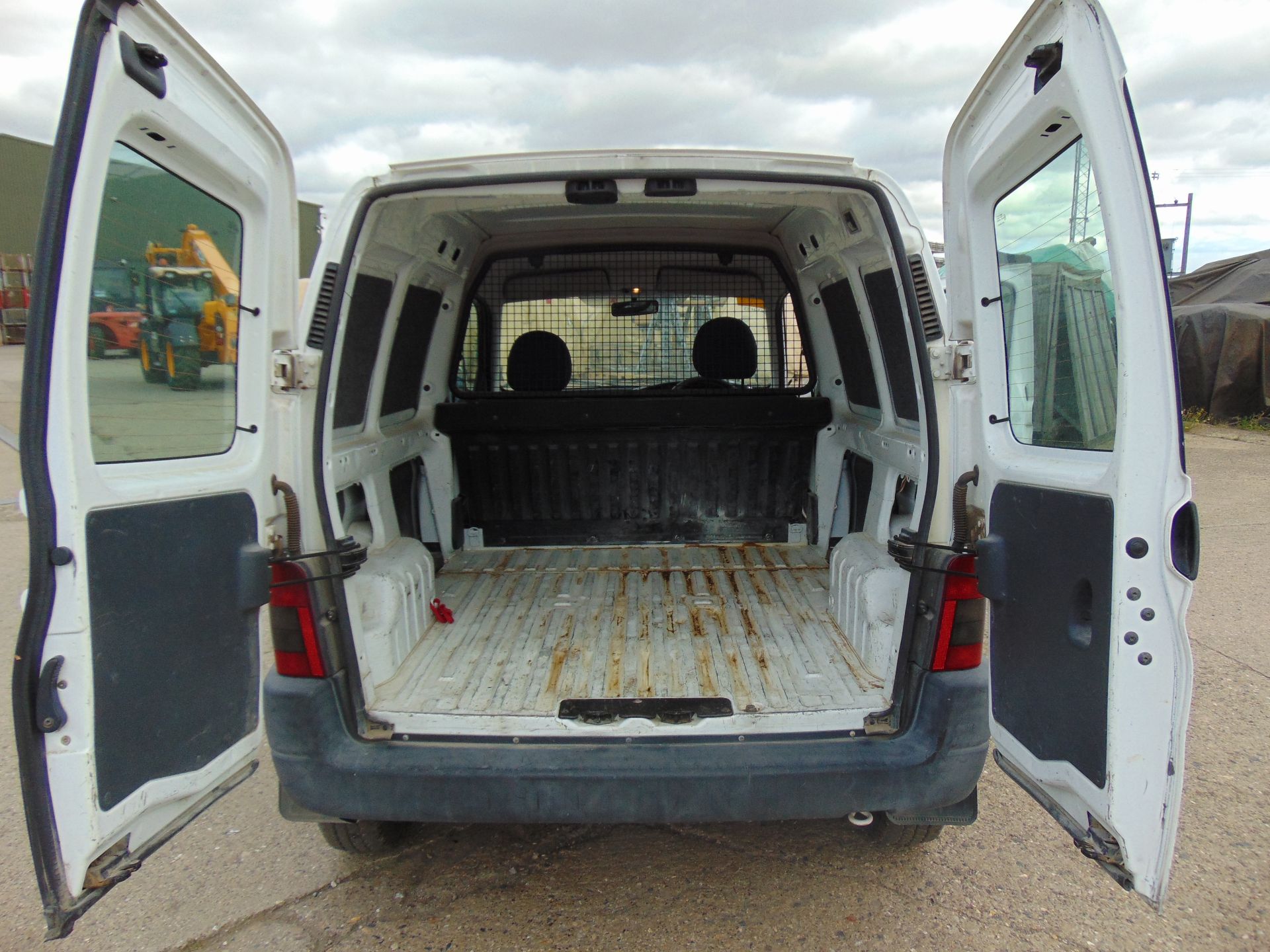 Peugeot Partner Van - Image 14 of 17