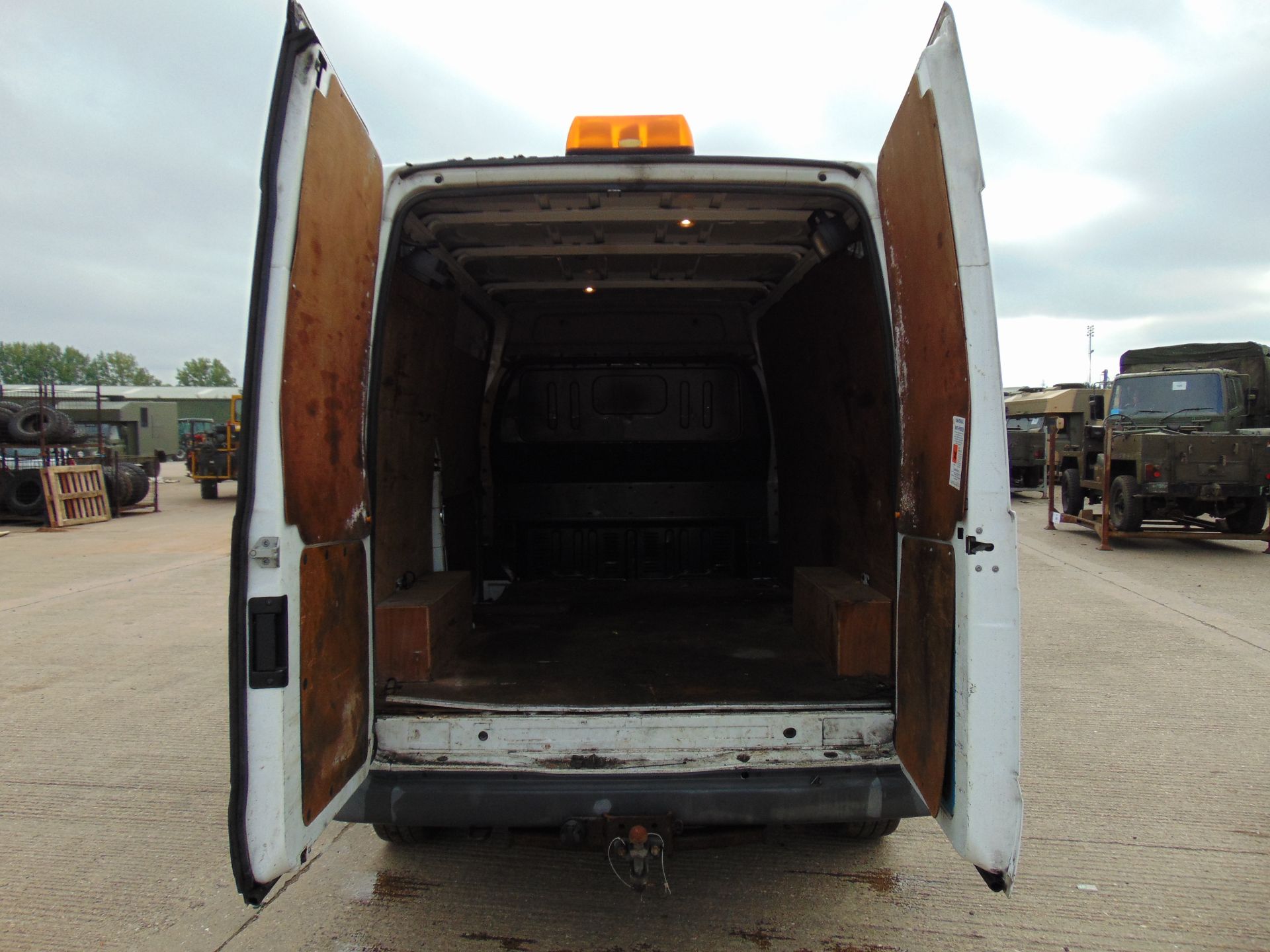 Ford Transit 140 T350M Panel Van - Image 14 of 22