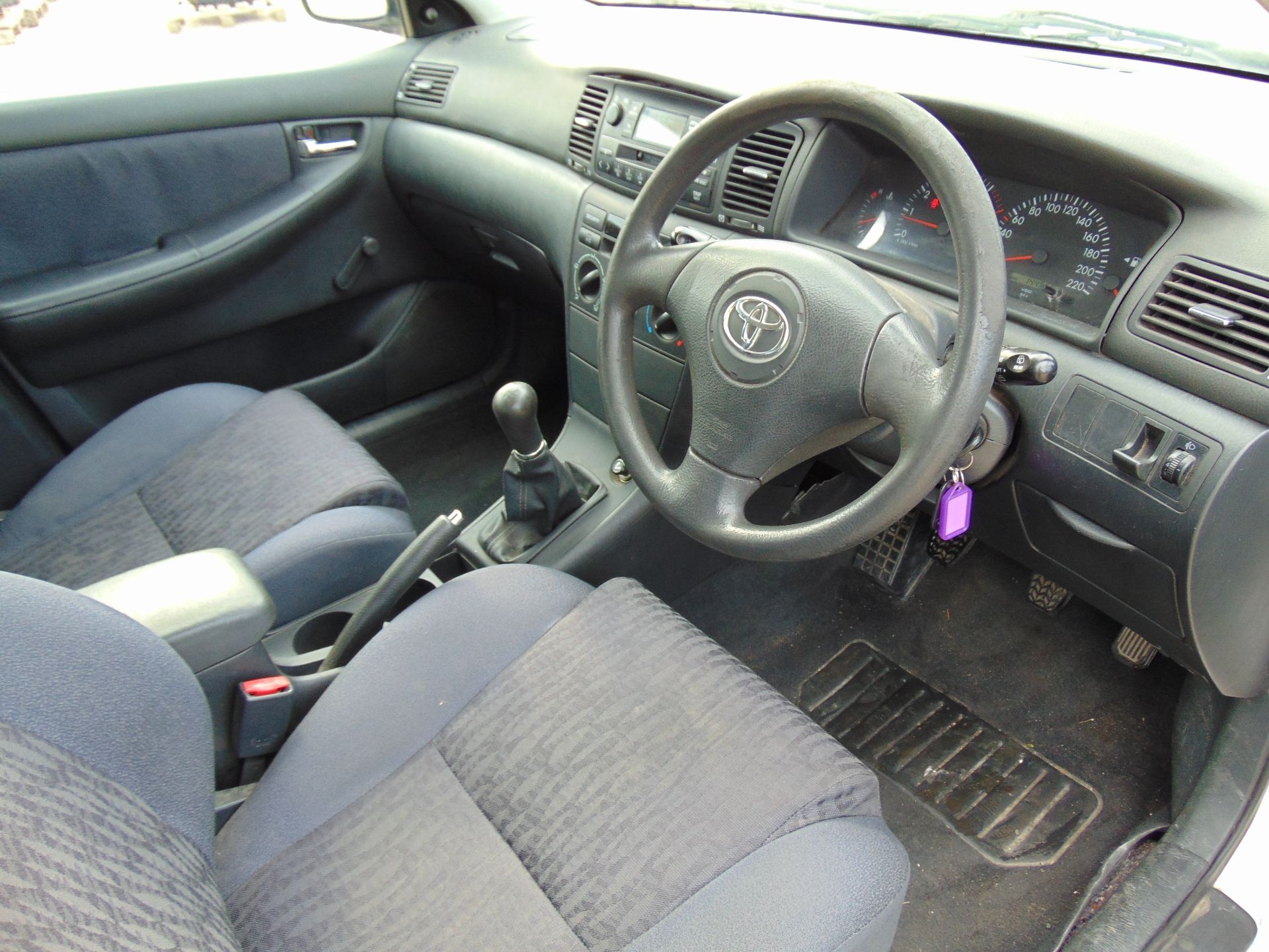 Toyota Corolla D4D - Image 13 of 17