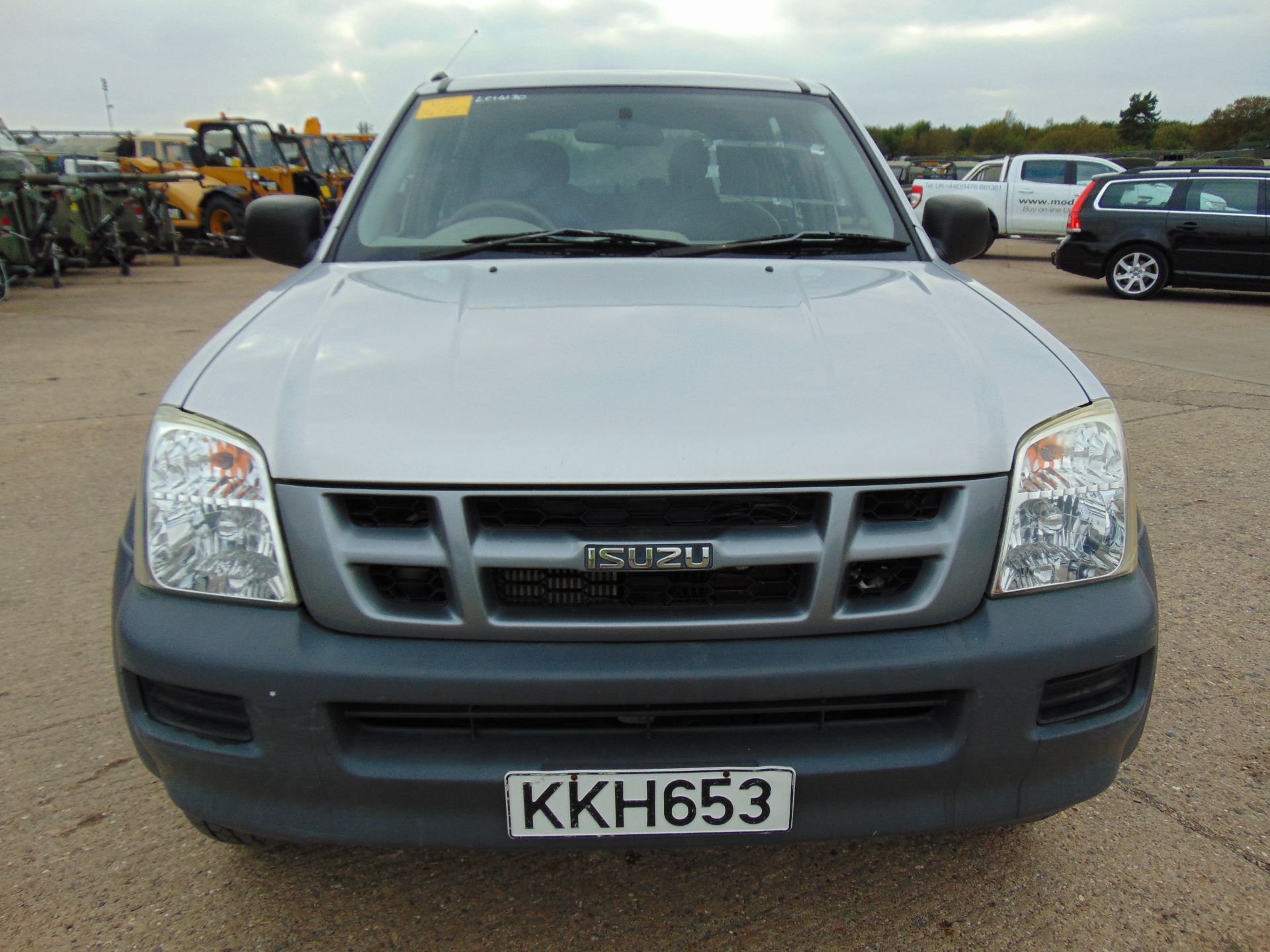 Isuzu D-Max Double Cab 3.0 Diesel 4 x 4 - Image 2 of 16