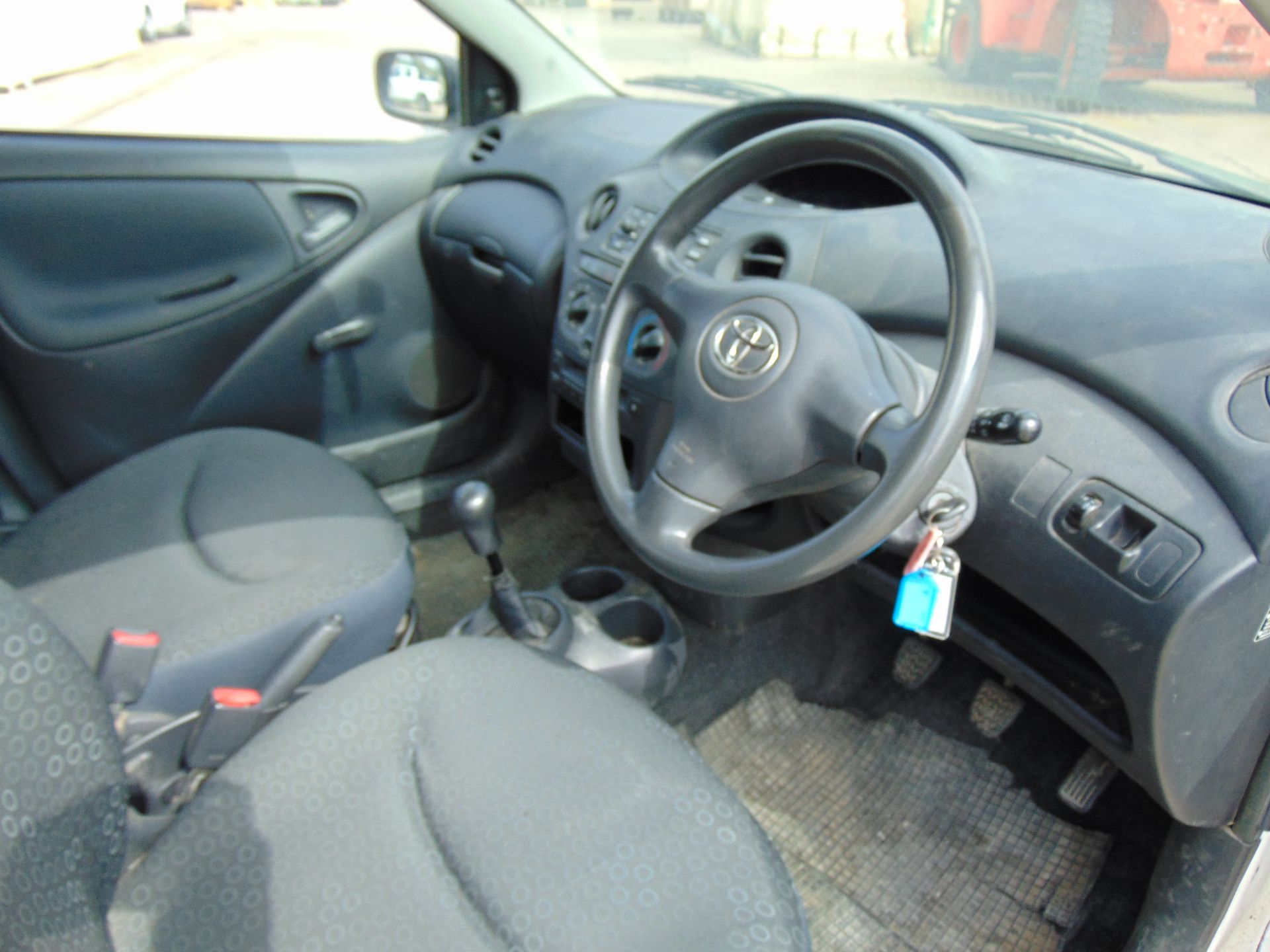 Toyota Yaris 1.4 D4D - Image 10 of 14