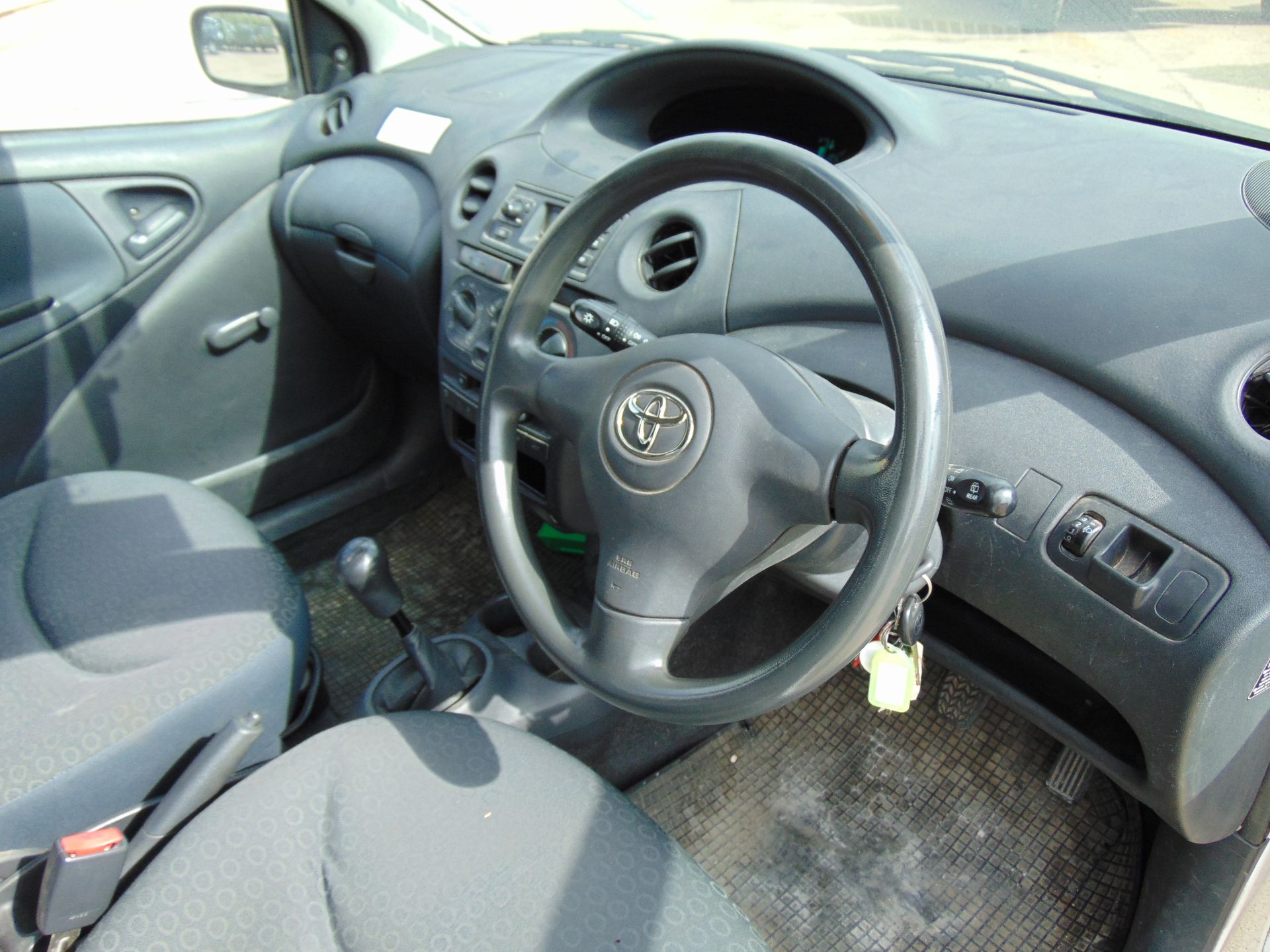 Toyota Yaris 1.4 D4D - Image 10 of 14