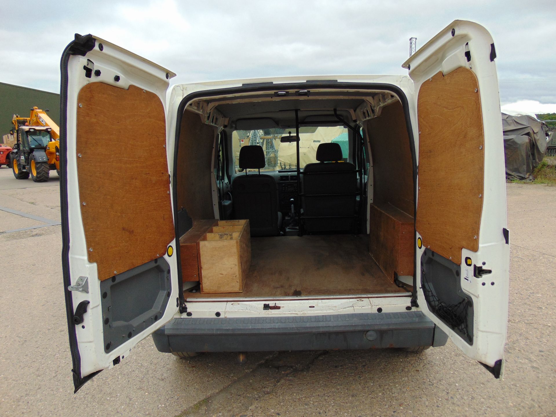 Ford Transit Connect T200 Panel Van - Image 10 of 16
