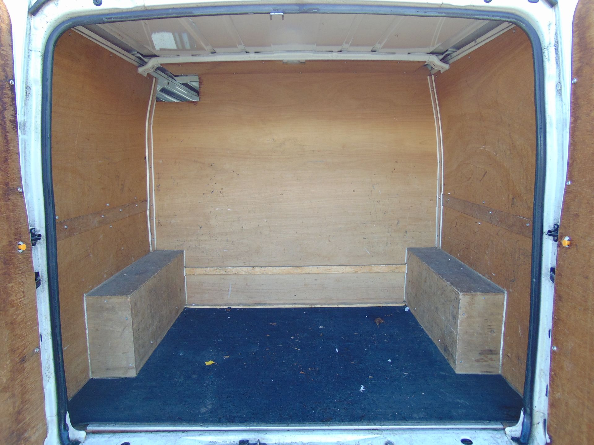 Ford Transit 85 T260 Crew Cab Panel Van - Image 17 of 23