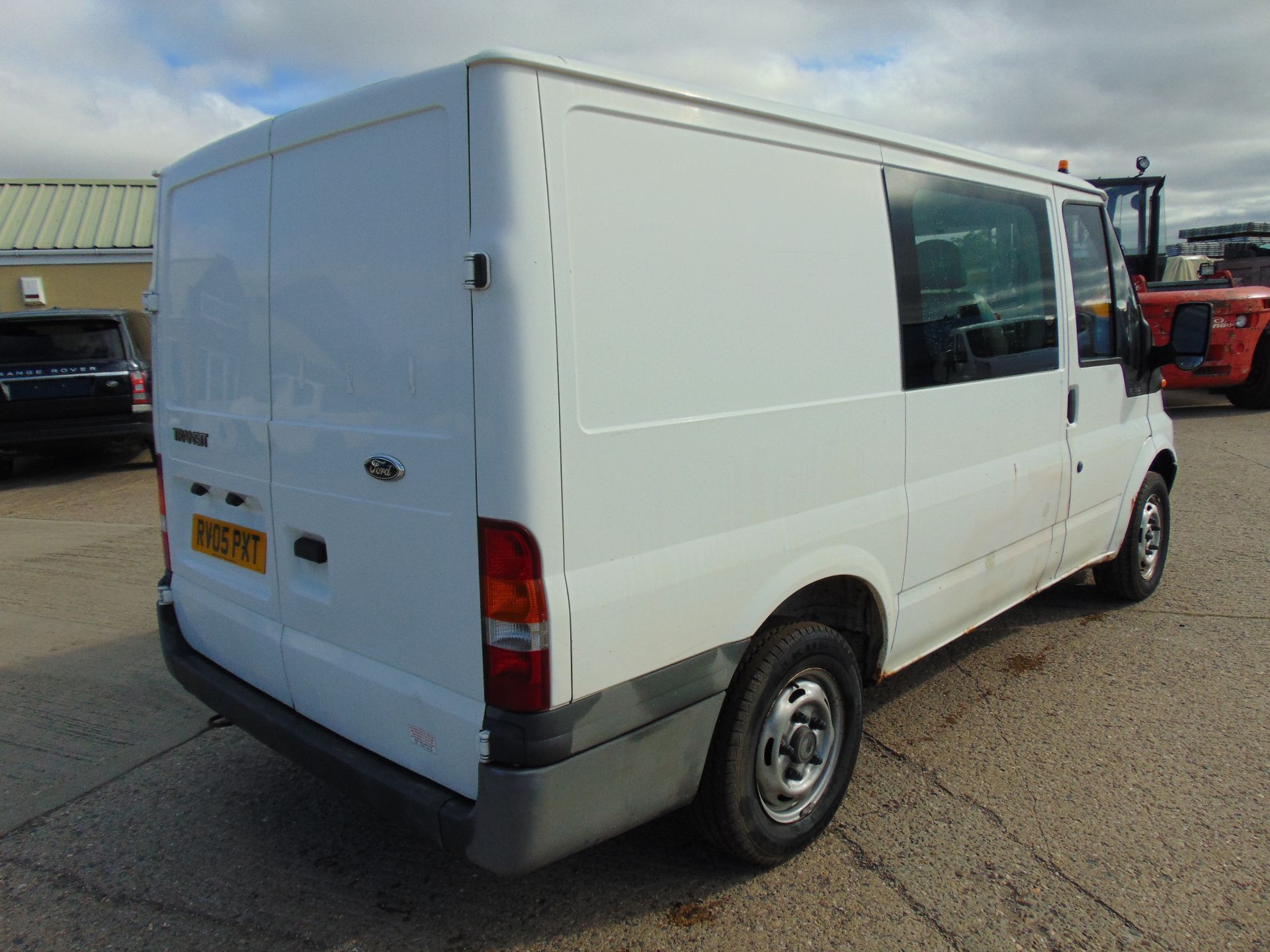 Ford Transit 85 T260 Crew Cab Panel Van - Image 9 of 23