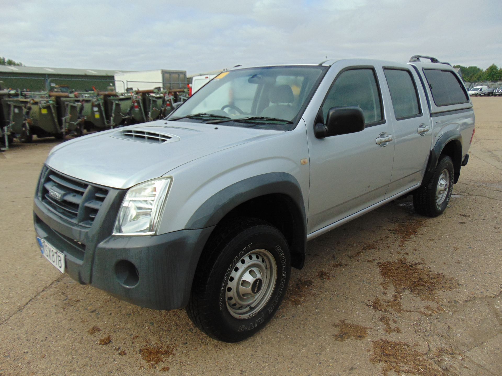 Isuzu D-Max Double Cab 2.5 Diesel 4 x 4 - Image 3 of 16