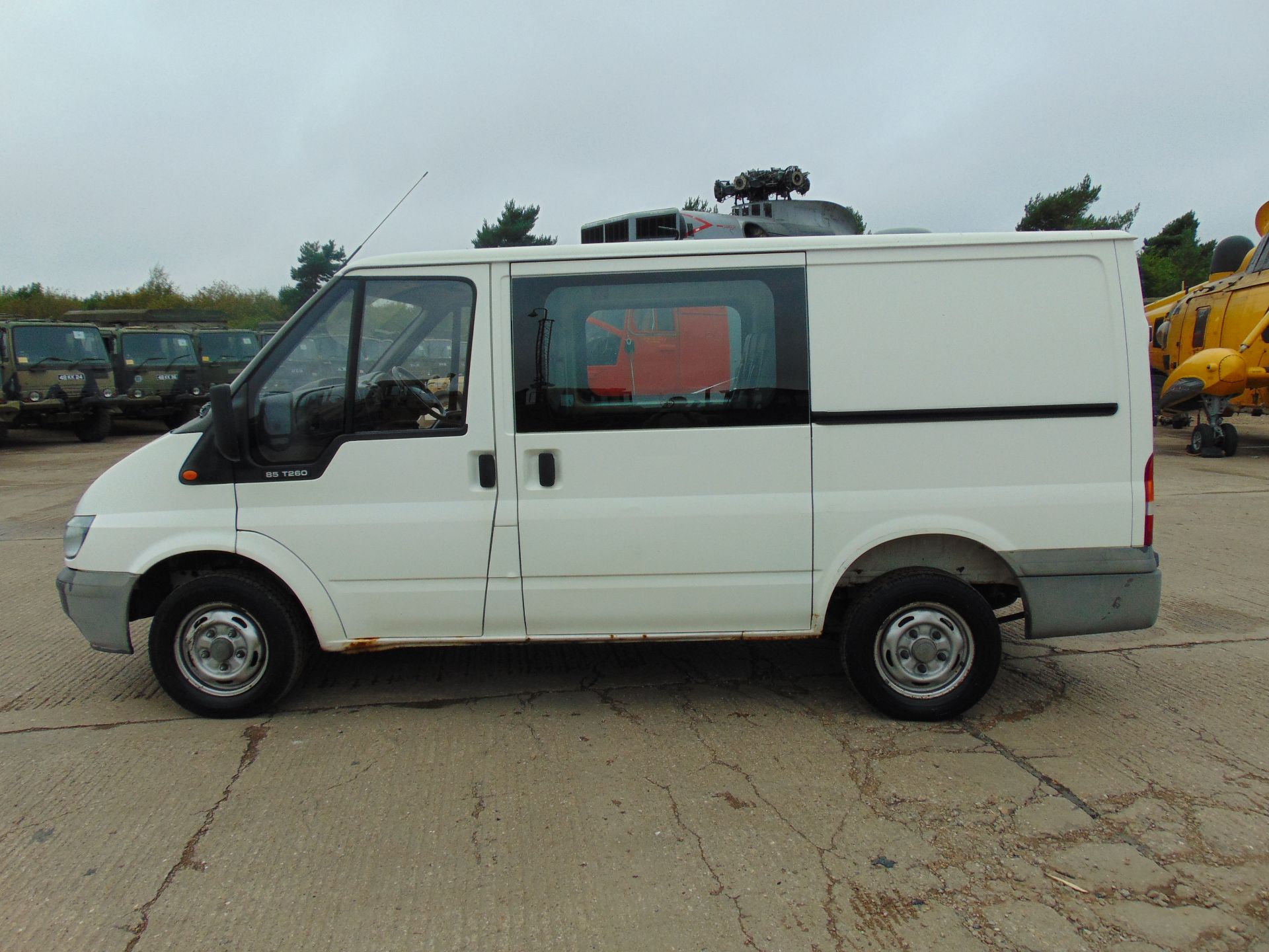 Ford Transit T260 Crewcab Panel Van 19,363 miles! - Image 4 of 24