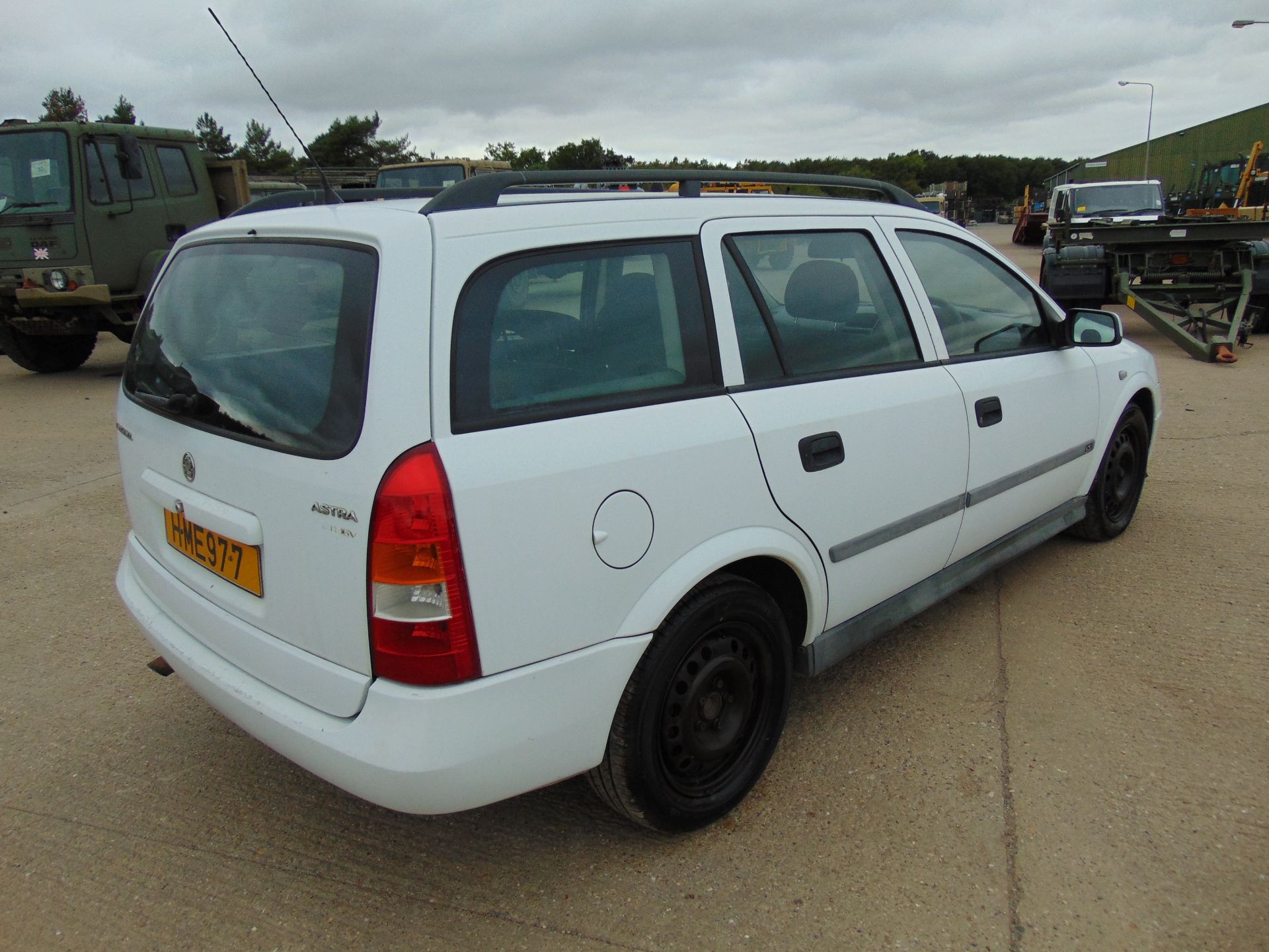 Vauxhall Astra Estate - Image 5 of 15