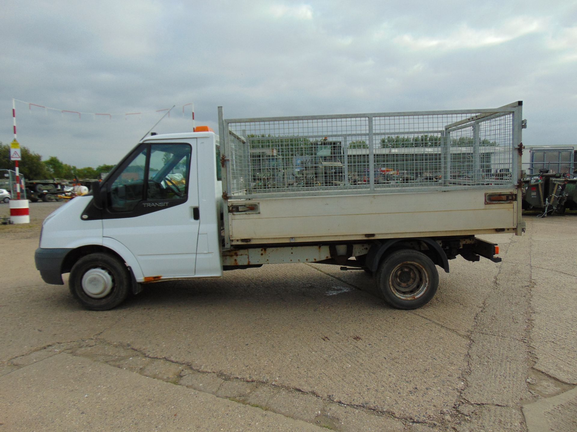 Ford Transit 115 T350 Flat Bed Tipper - Image 5 of 16