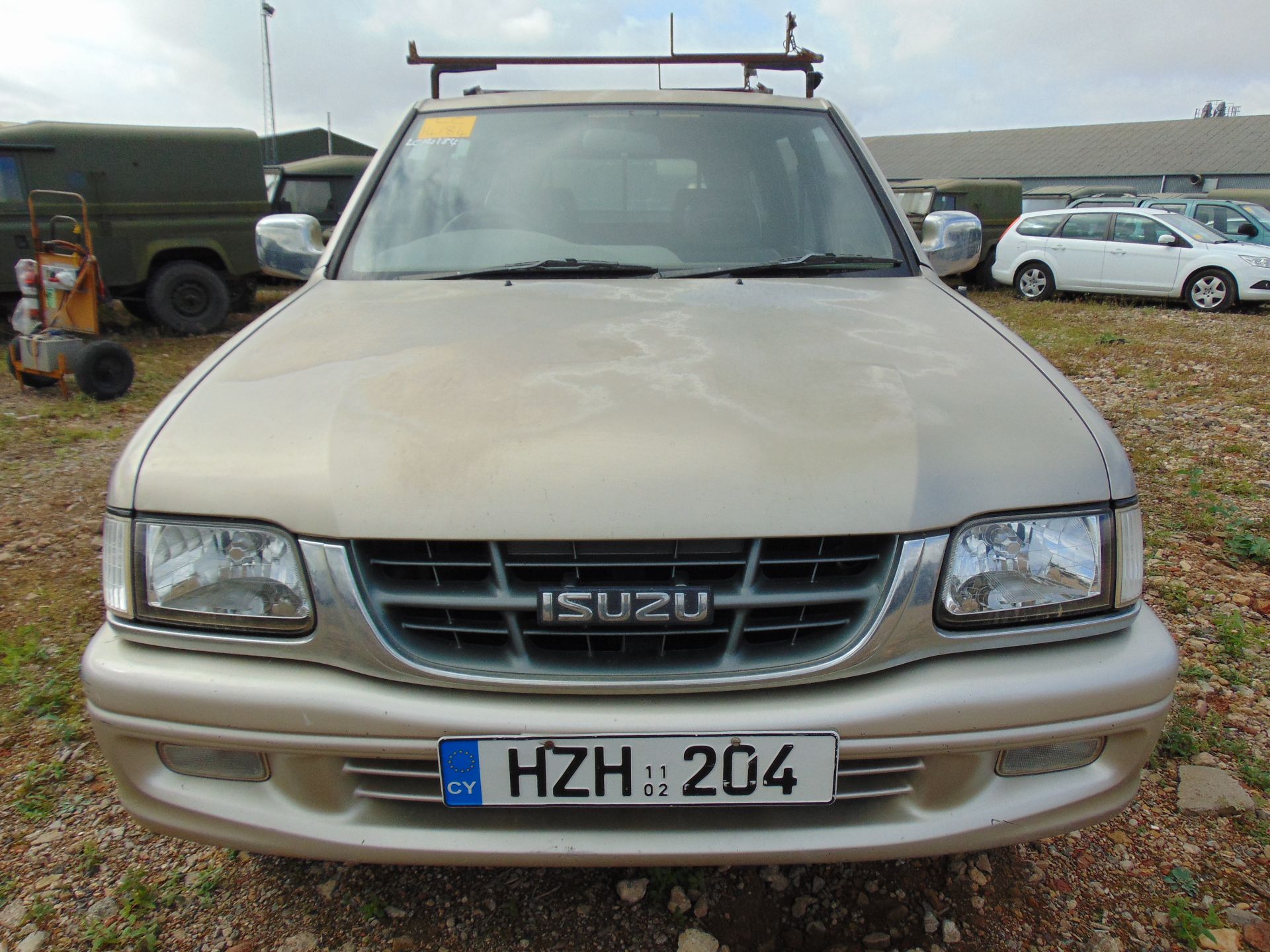 Isuzu Trooper Double Cab 3.1 Diesel 4 x 4 Pickup - Image 2 of 17