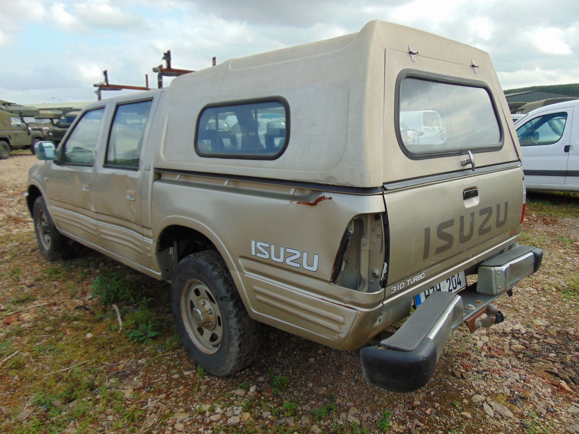 Isuzu Trooper Double Cab 3.1 Diesel 4 x 4 Pickup - Image 6 of 17