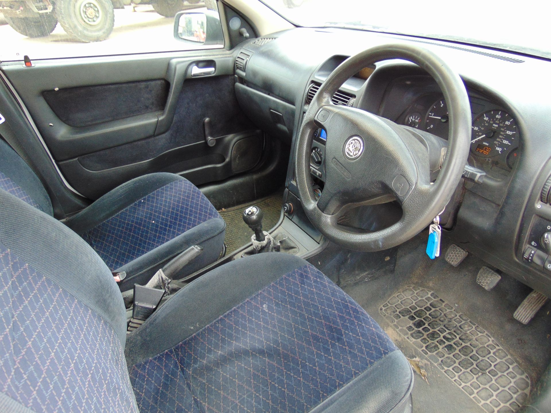 Vauxhall Astra Estate - Image 10 of 15