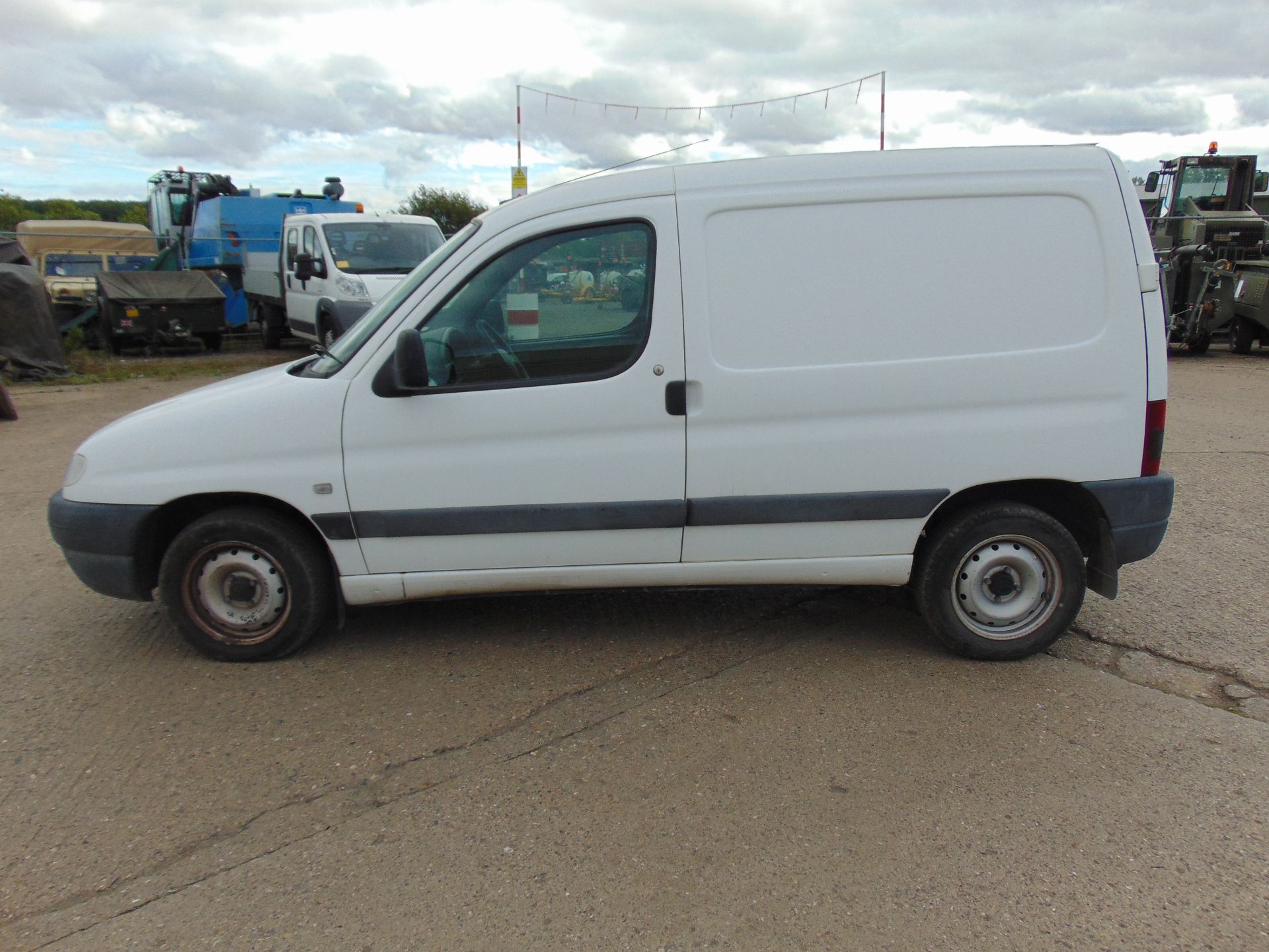 Peugeot Partner Van - Image 4 of 17